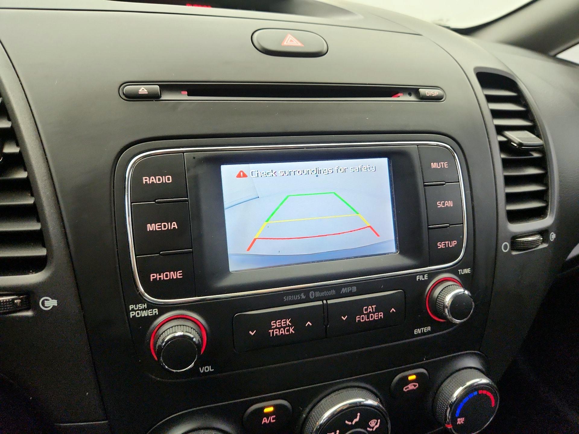 Thumbnail: 2016 Kia Forte - 14