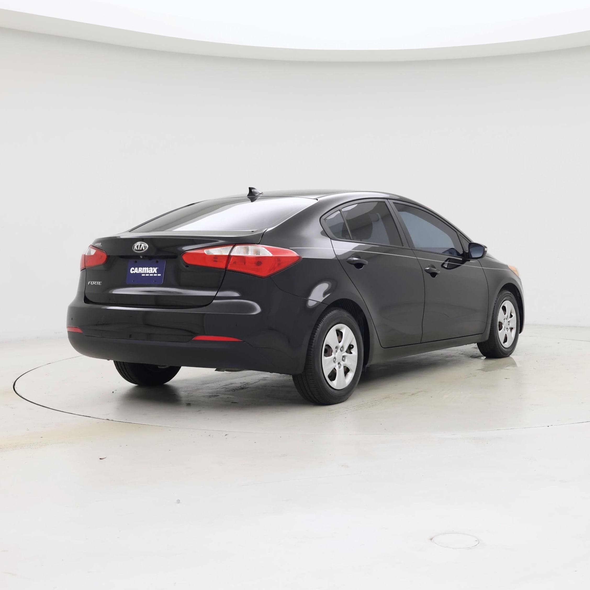 Thumbnail: 2016 Kia Forte - 8