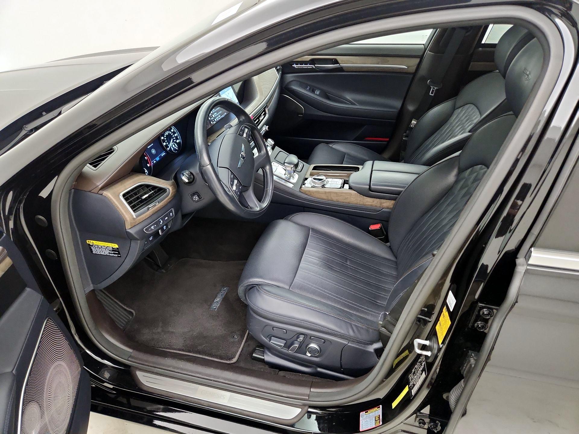 Thumbnail: 2021 Genesis G90 - 11