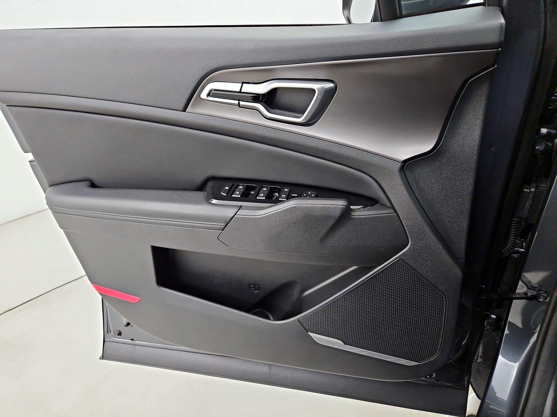 Thumbnail: 2023 Kia Sportage - 12