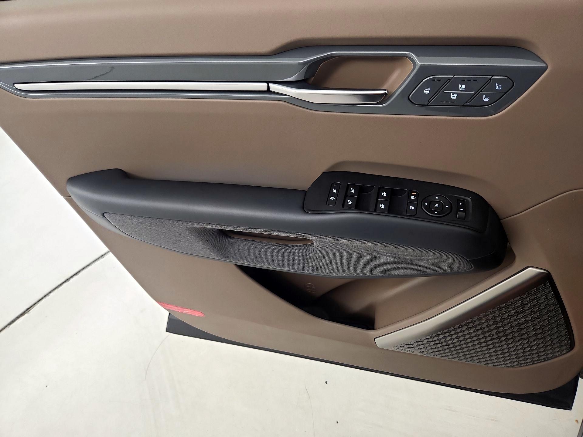 Thumbnail: 2024 Kia EV9 - 12