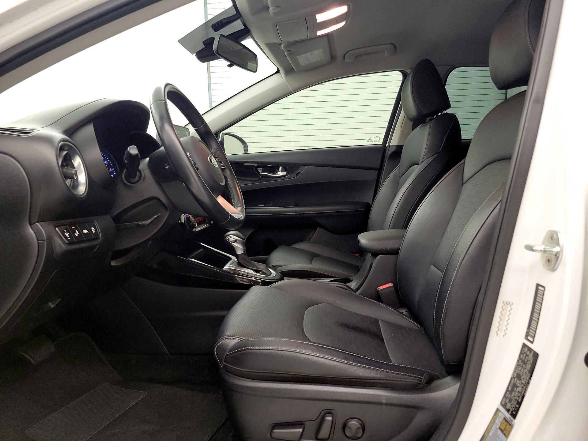 Thumbnail: 2020 Kia Forte - 11
