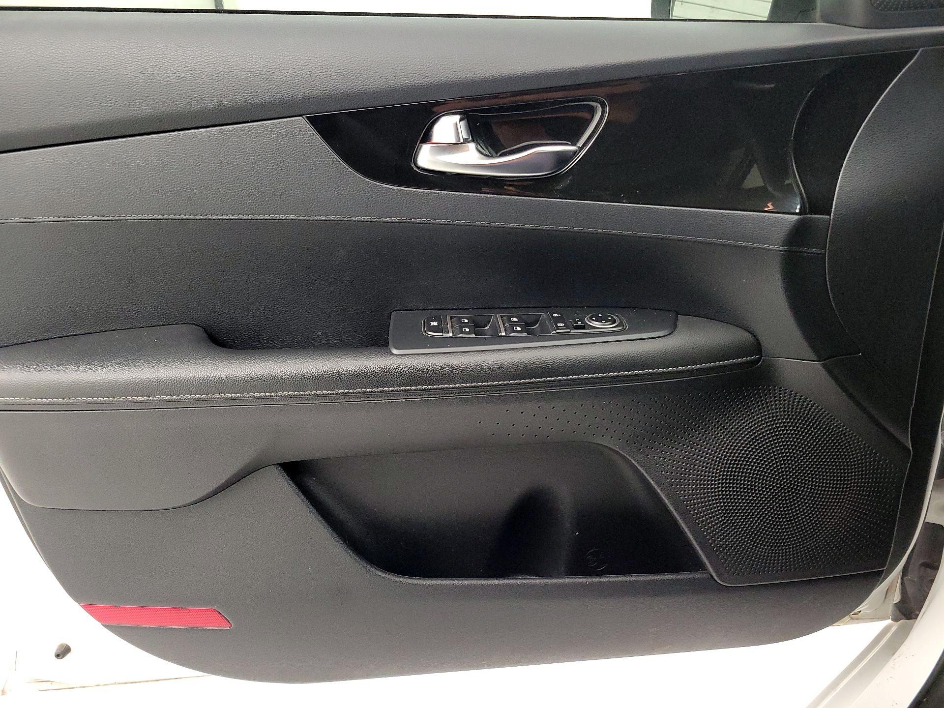 Thumbnail: 2020 Kia Forte - 12