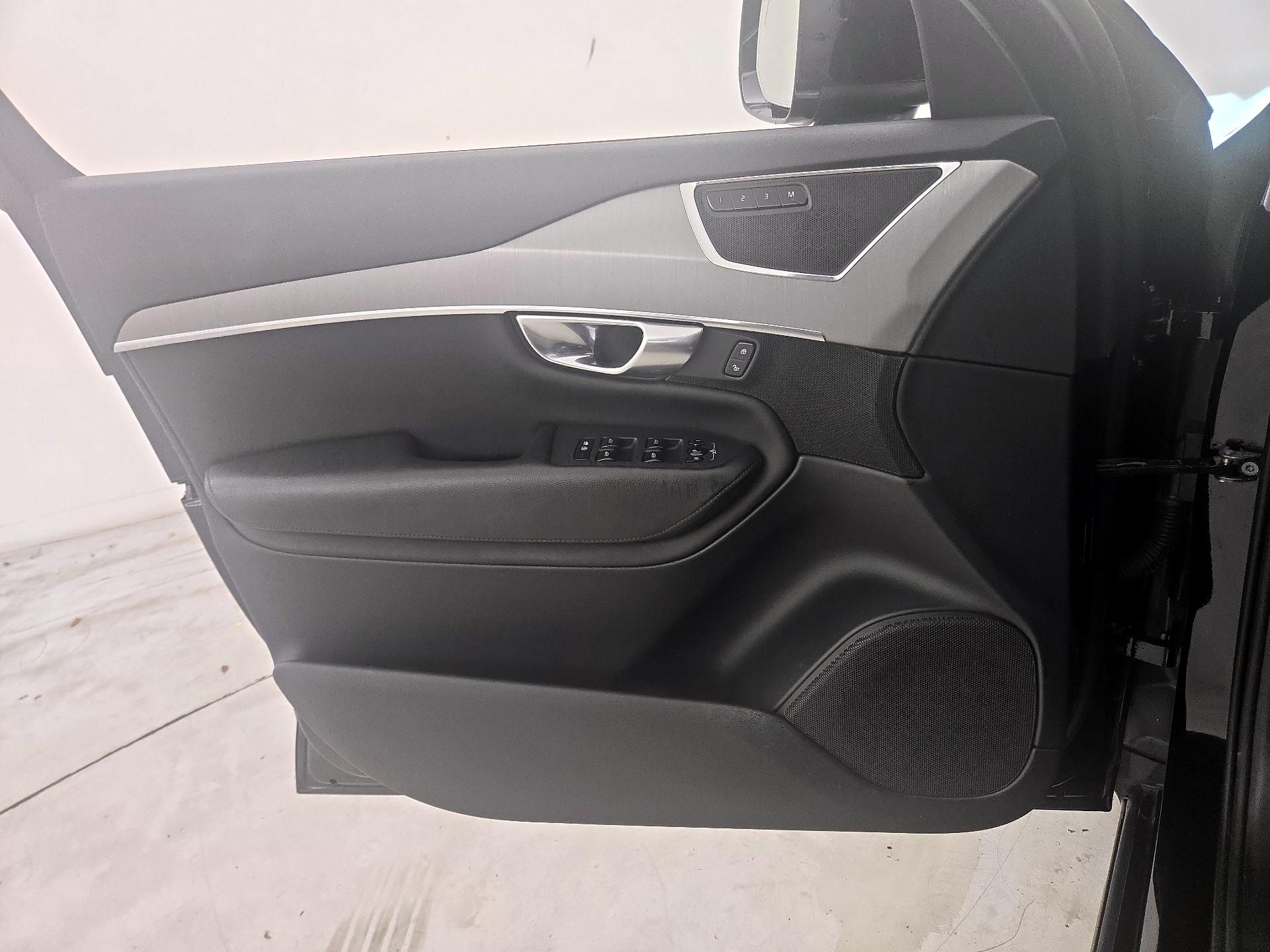 Thumbnail: 2022 Volvo XC90 - 12