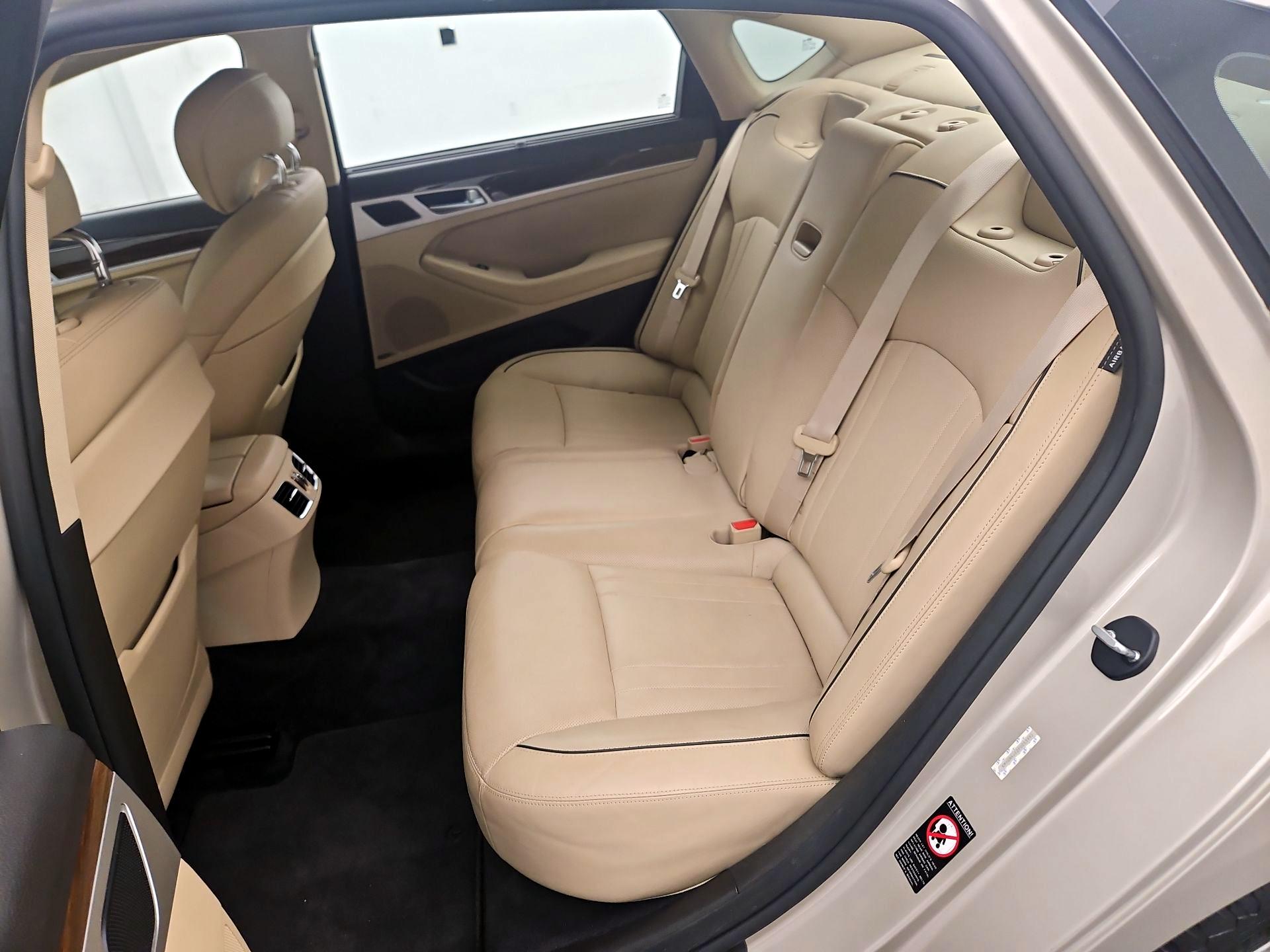 Thumbnail: 2015 Hyundai Genesis - 17