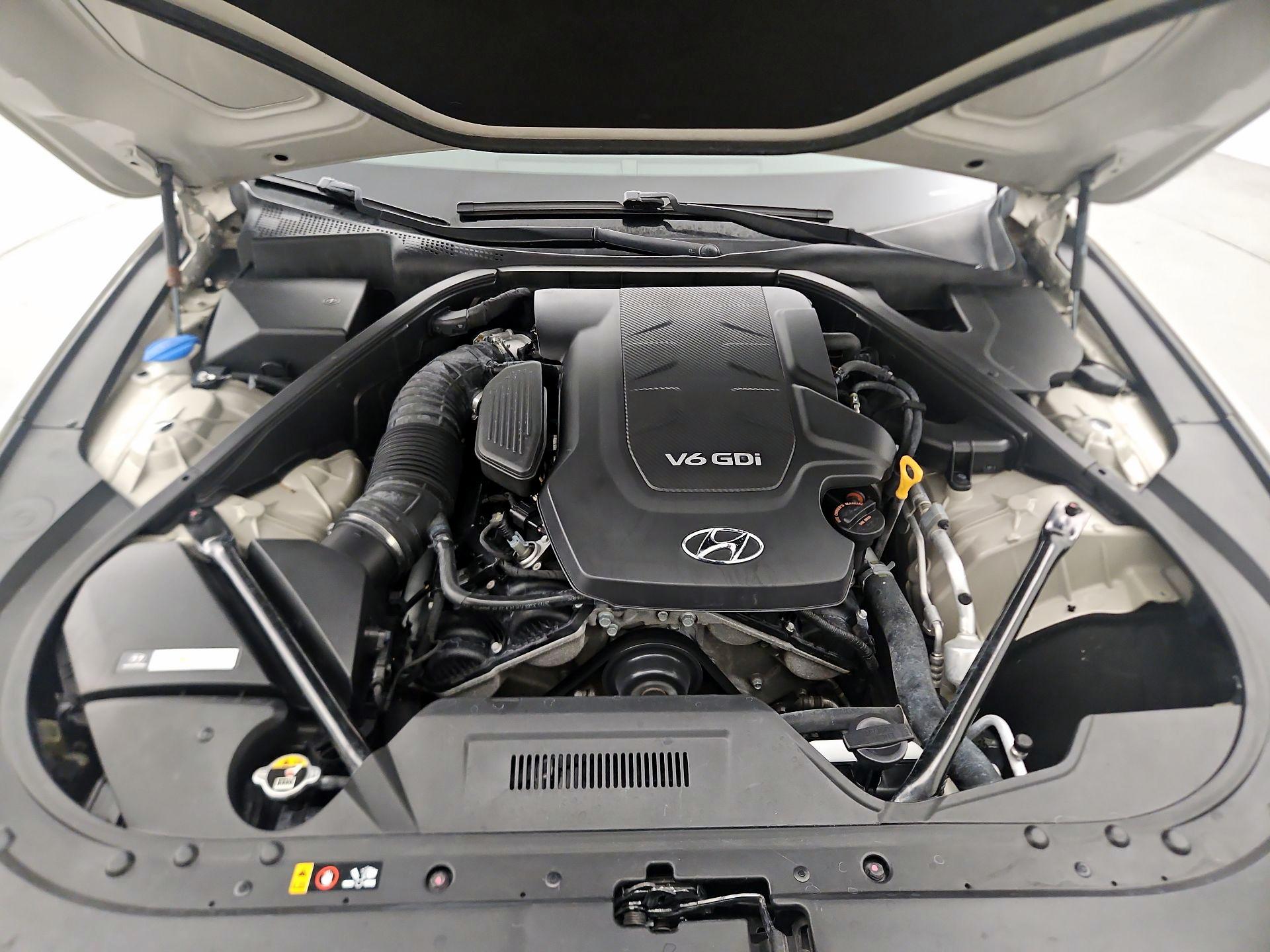 Thumbnail: 2015 Hyundai Genesis - 19