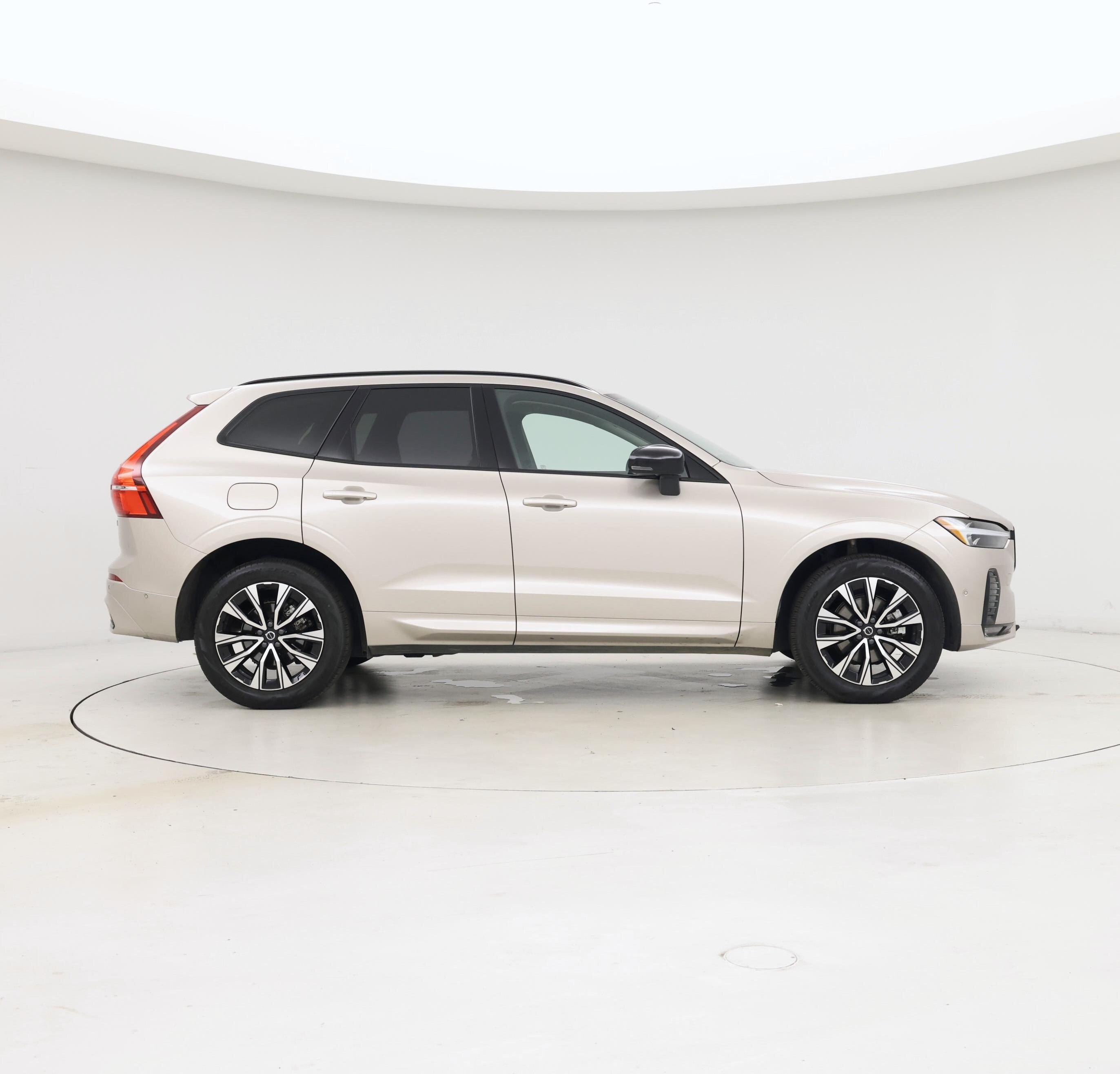 Thumbnail: 2025 Volvo XC60 - 7