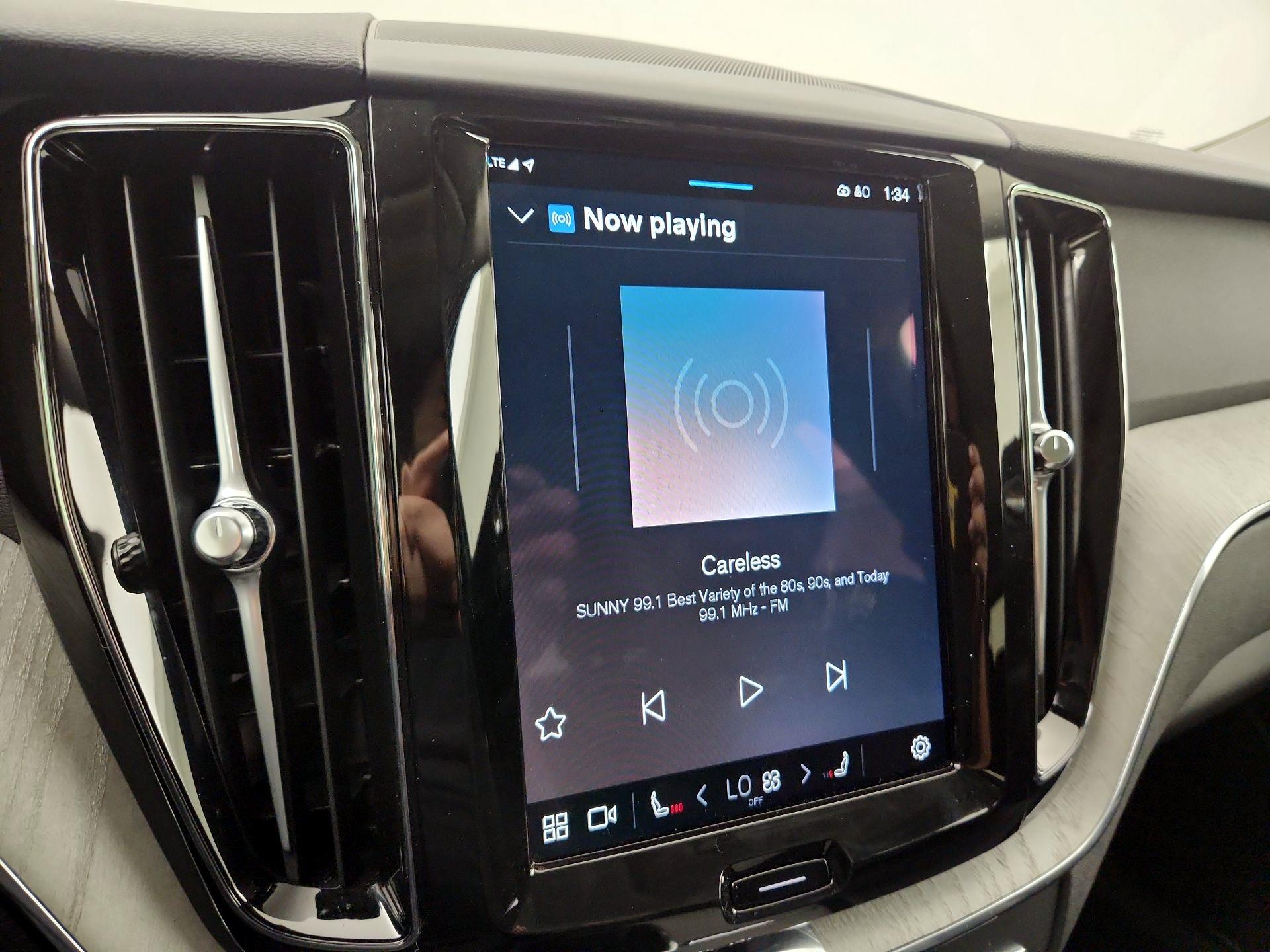 Thumbnail: 2025 Volvo XC60 - 14