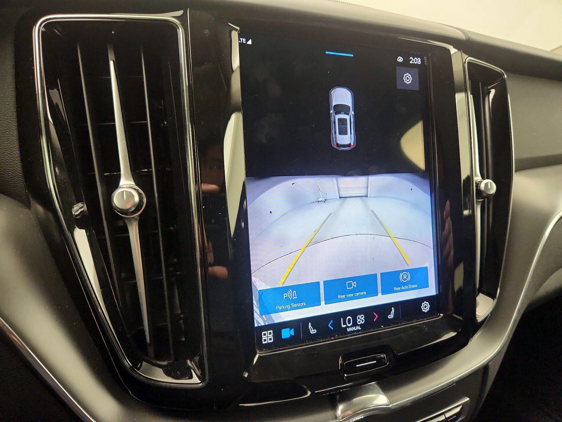 Thumbnail: 2025 Volvo XC60 - 13