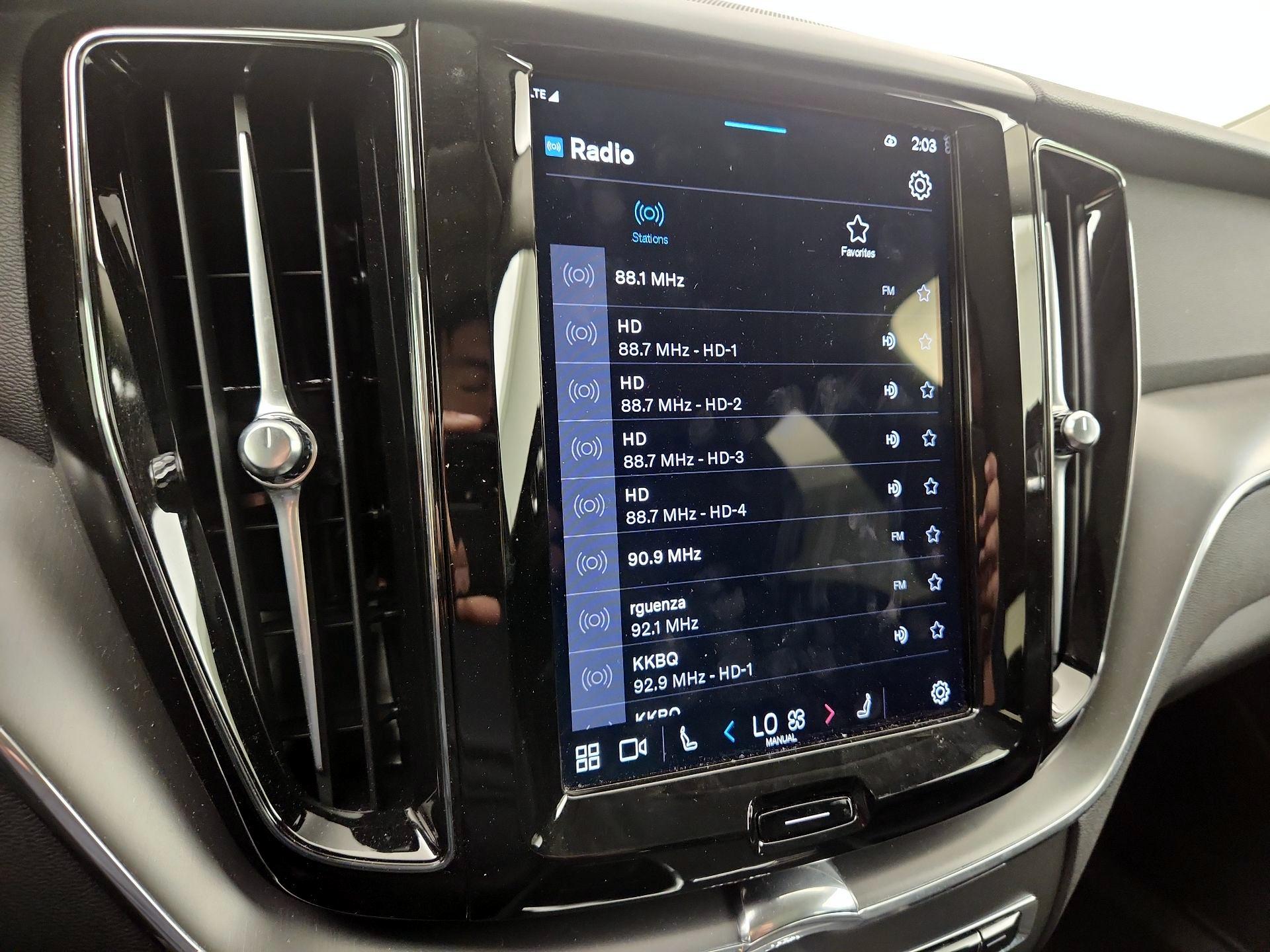 Thumbnail: 2025 Volvo XC60 - 14