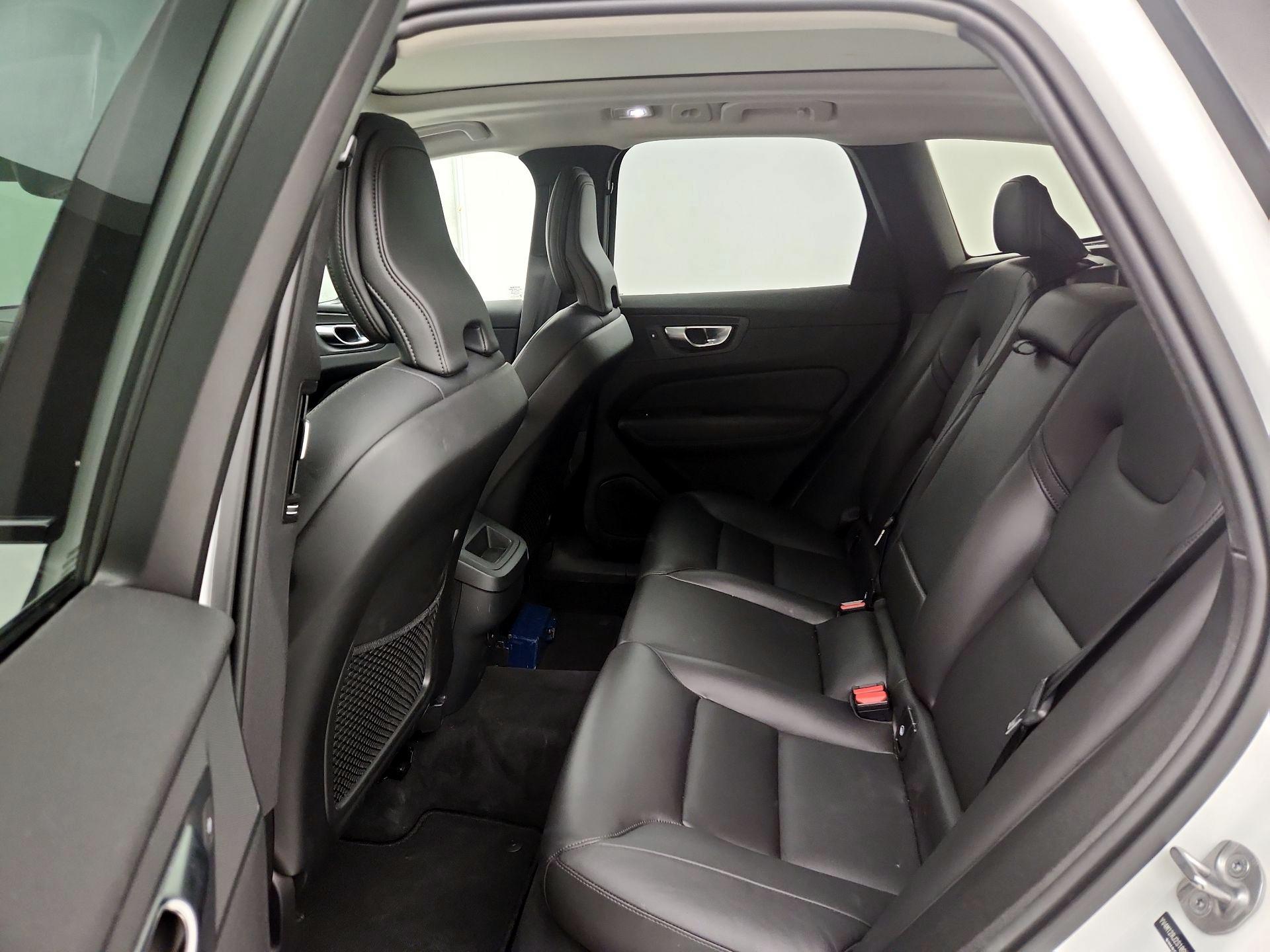 Thumbnail: 2025 Volvo XC60 - 17