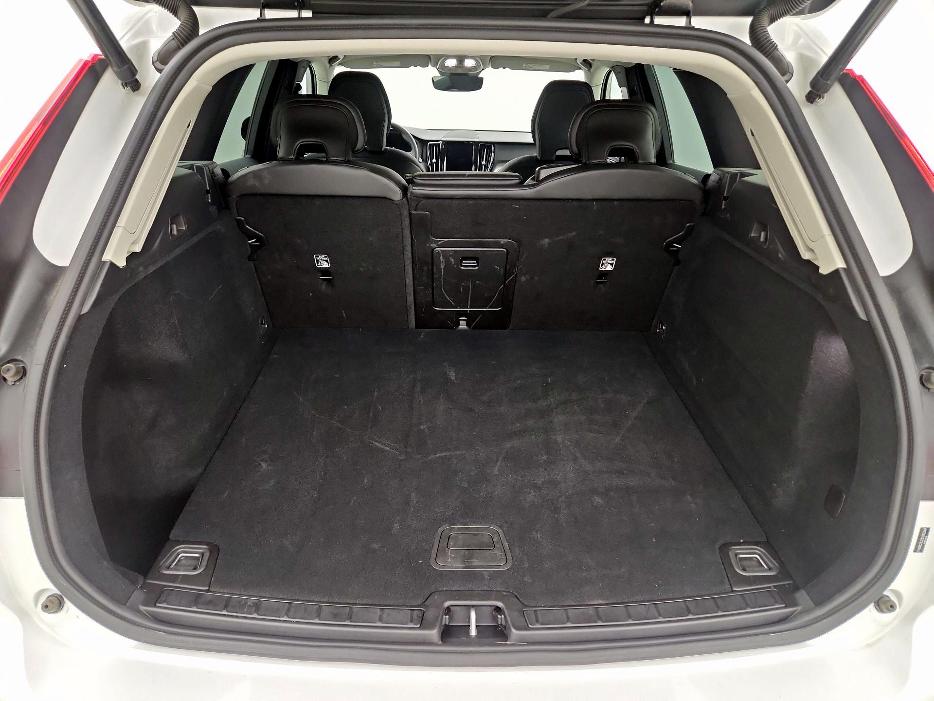 Thumbnail: 2025 Volvo XC60 - 18