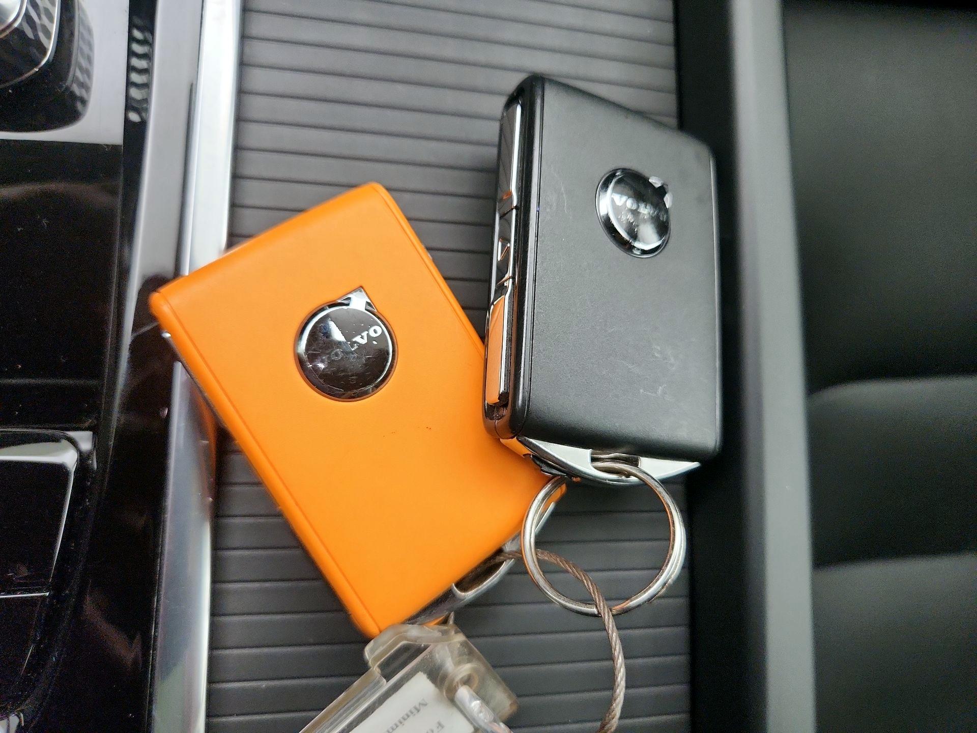 Thumbnail: 2025 Volvo XC60 - 20