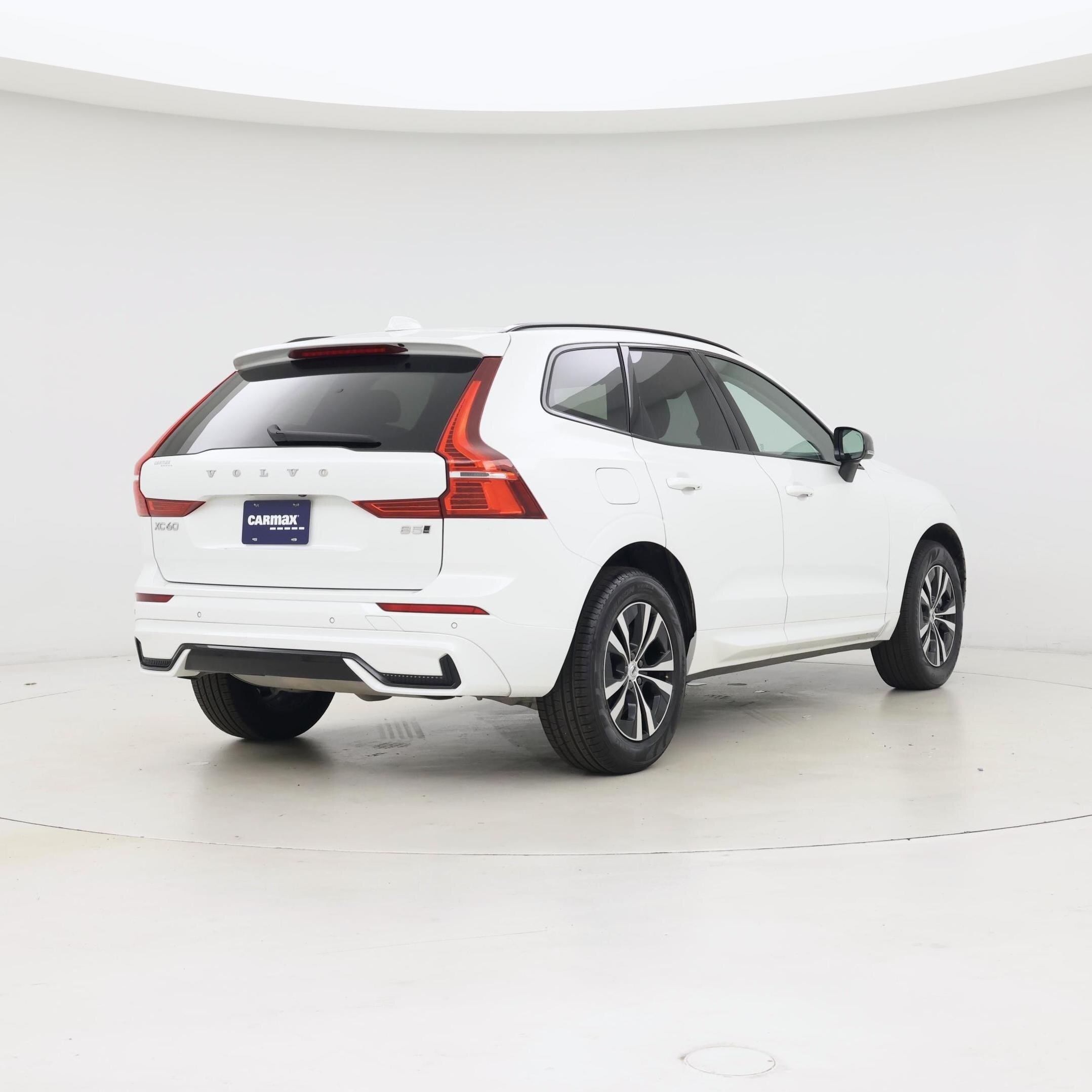 Thumbnail: 2025 Volvo XC60 - 8