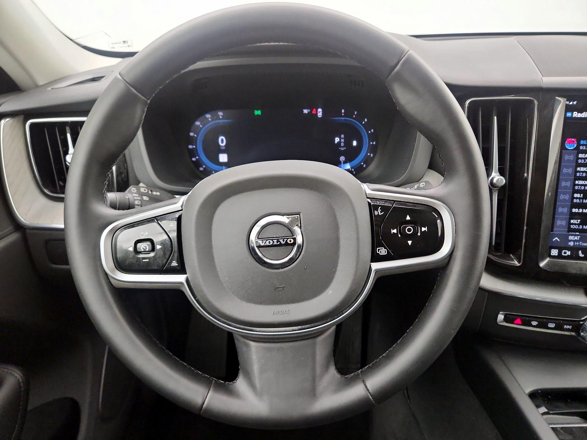 Thumbnail: 2025 Volvo XC60 - 10