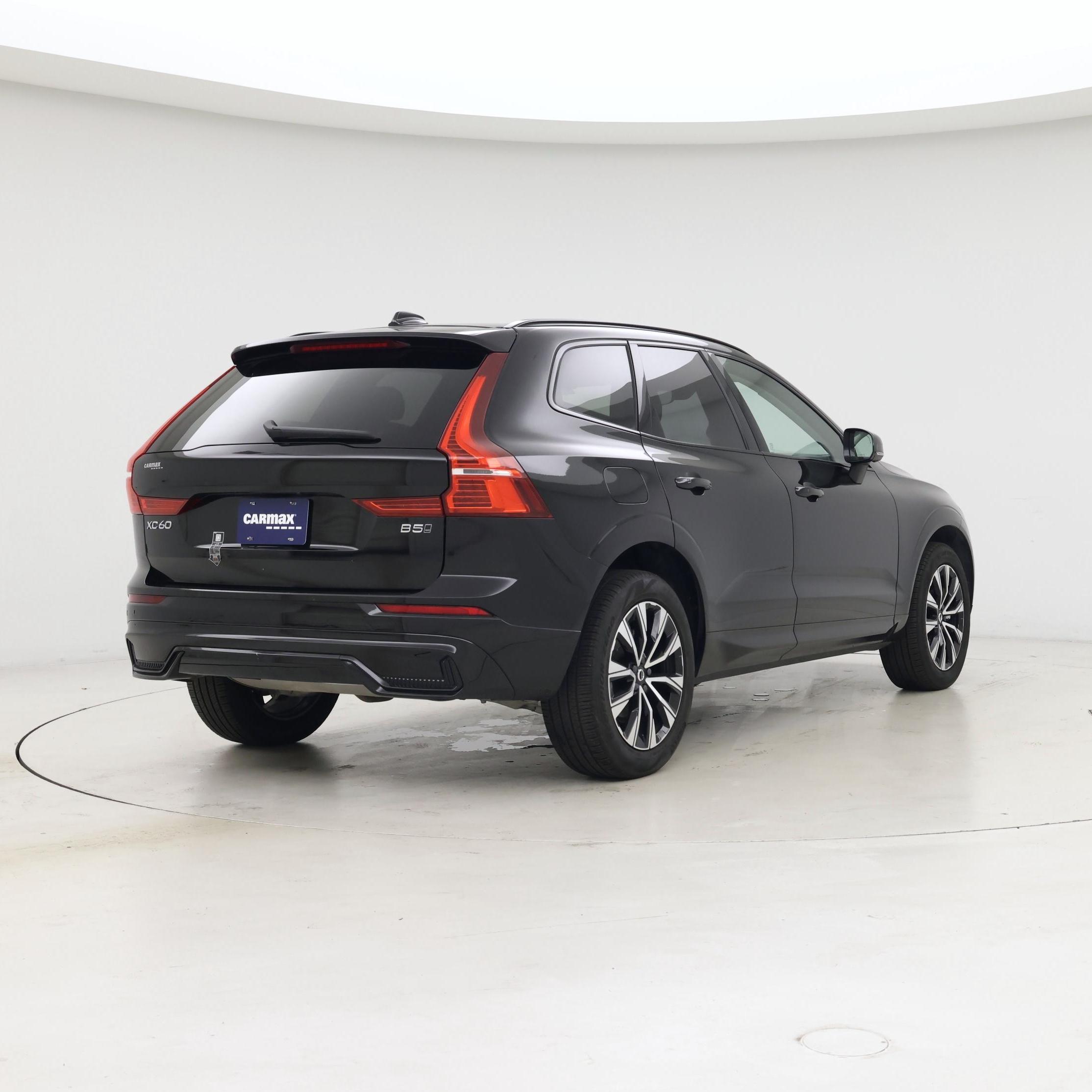 Thumbnail: 2025 Volvo XC60 - 8