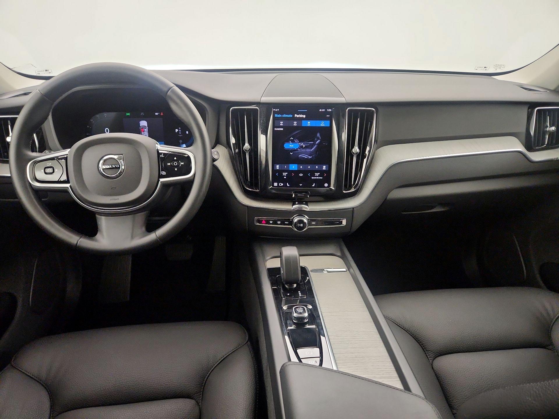 Thumbnail: 2025 Volvo XC60 - 9