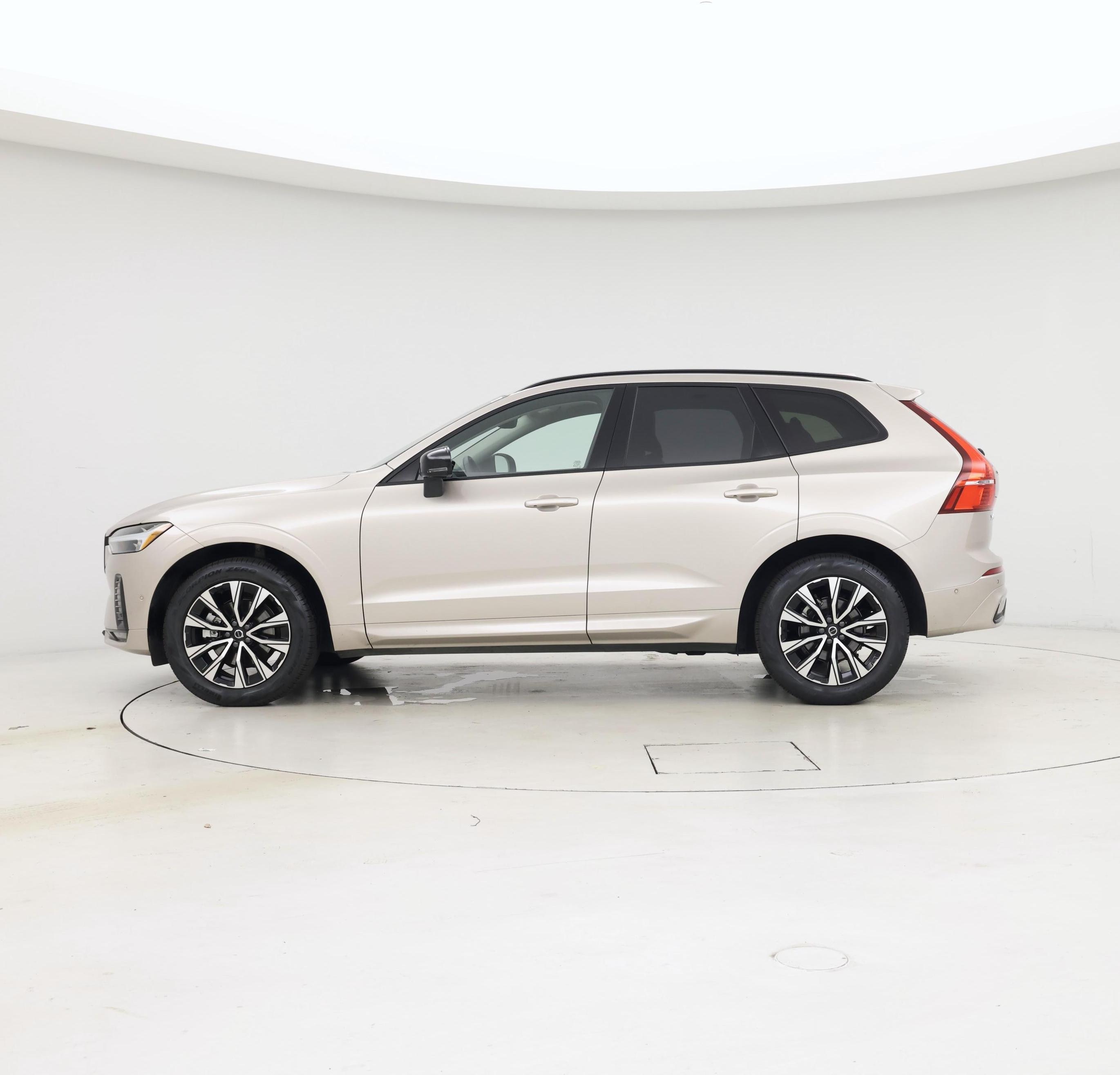 Thumbnail: 2025 Volvo XC60 - 3