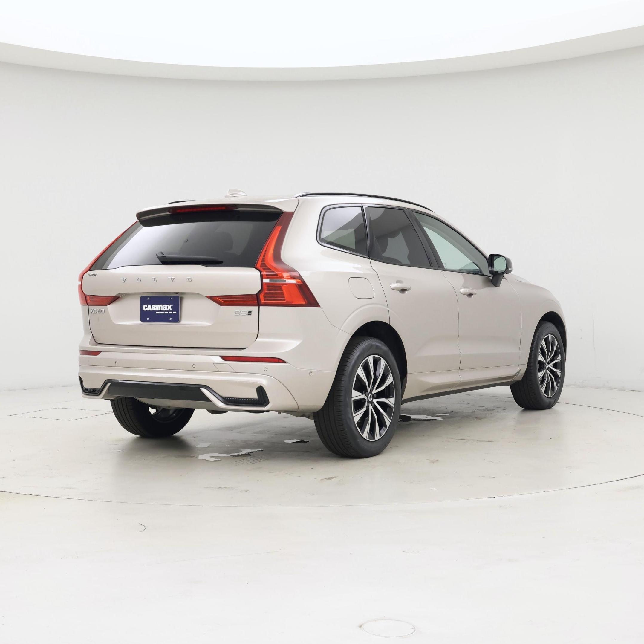 Thumbnail: 2025 Volvo XC60 - 8