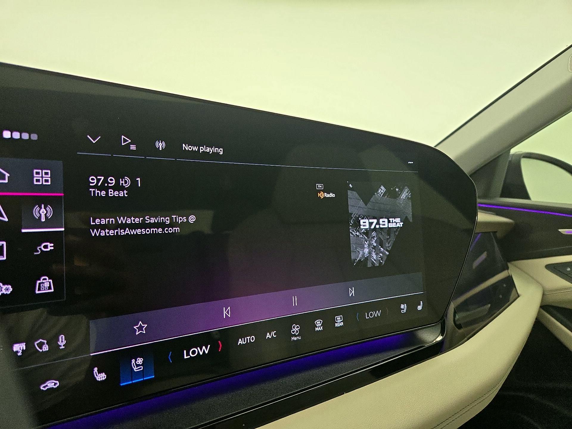Thumbnail: 2025 Audi Q6 e-tron - 15