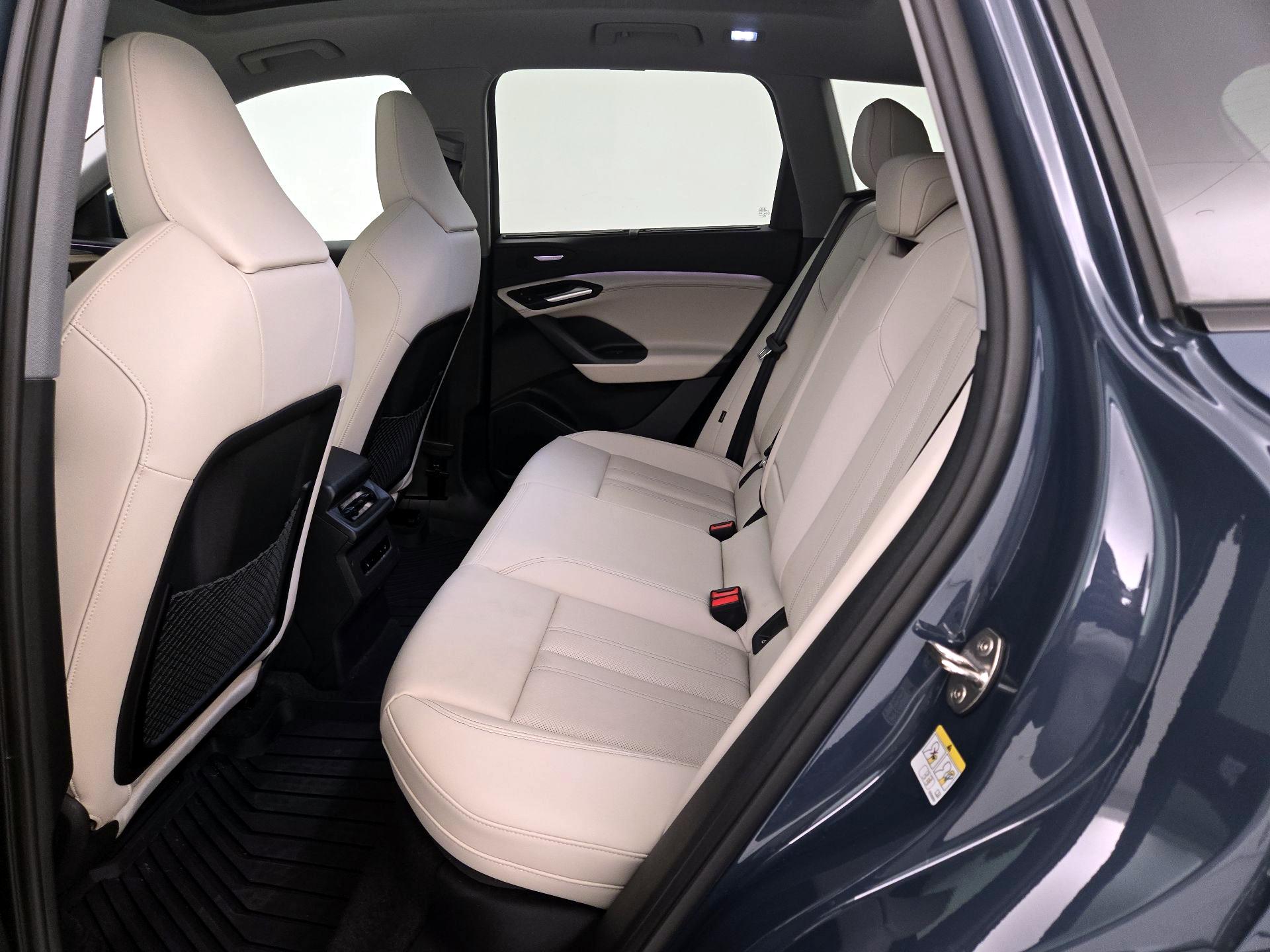 Thumbnail: 2025 Audi Q6 e-tron - 20