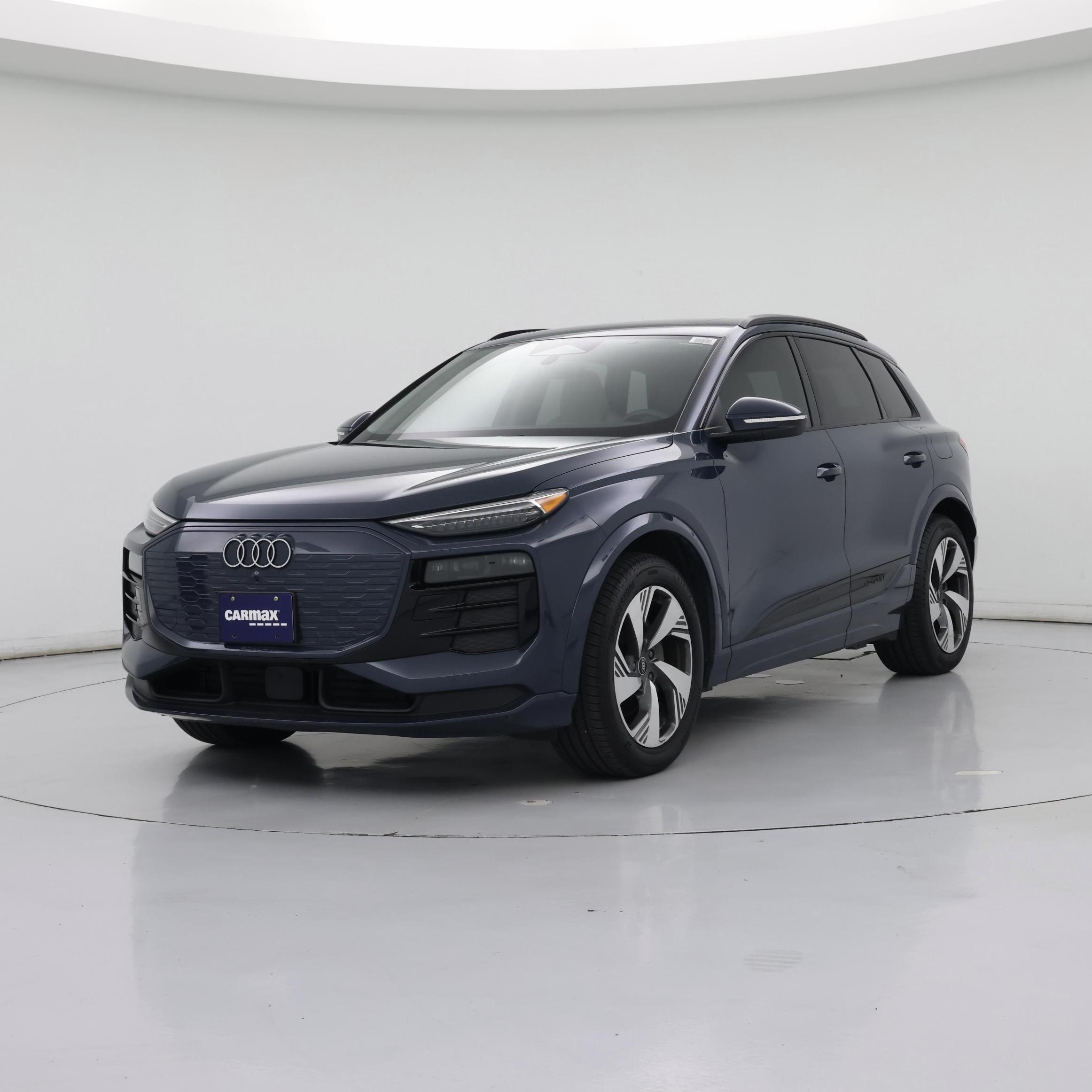 Thumbnail: 2025 Audi Q6 e-tron - 4