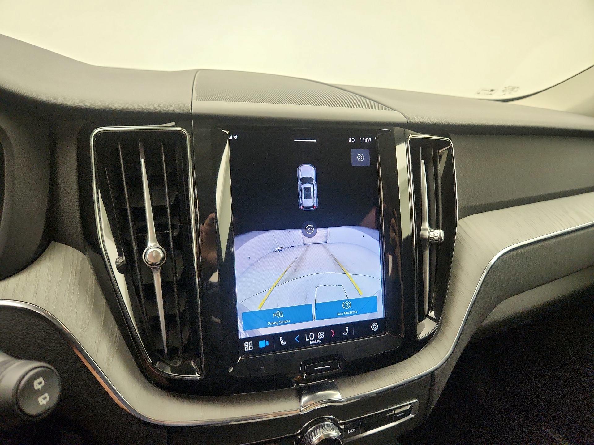 Thumbnail: 2025 Volvo XC60 - 15