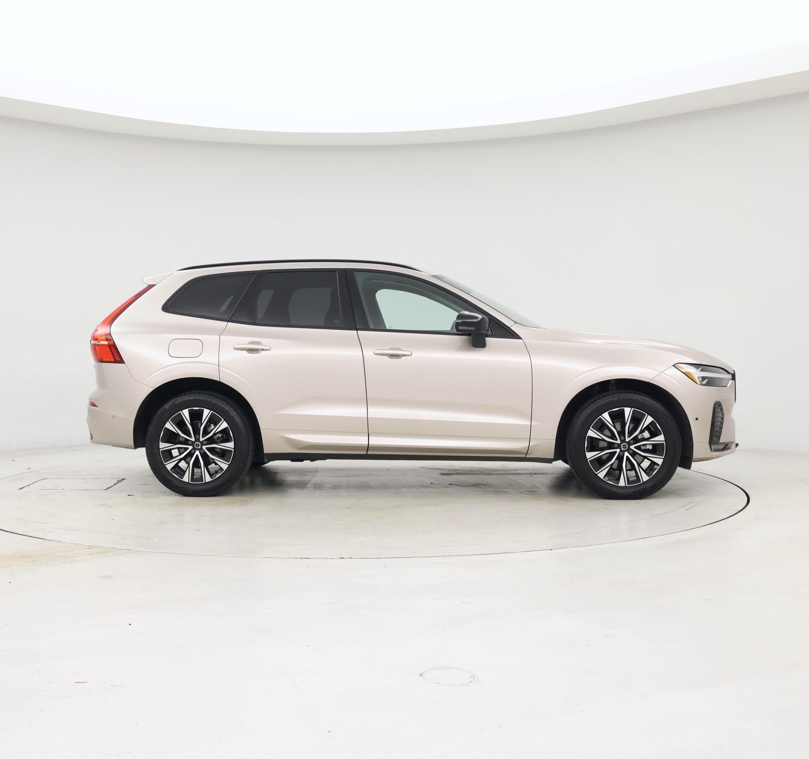 Thumbnail: 2025 Volvo XC60 - 7