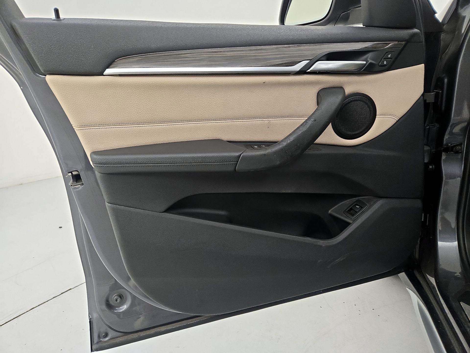 Thumbnail: 2016 BMW X1 - 12