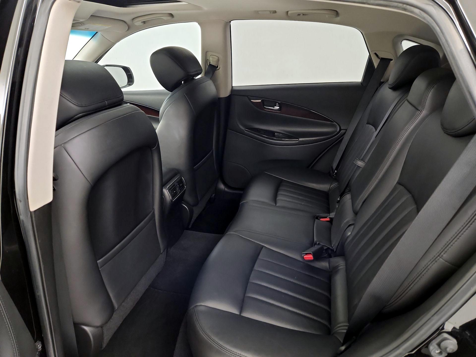 Thumbnail: 2016 INFINITI QX50 - 20