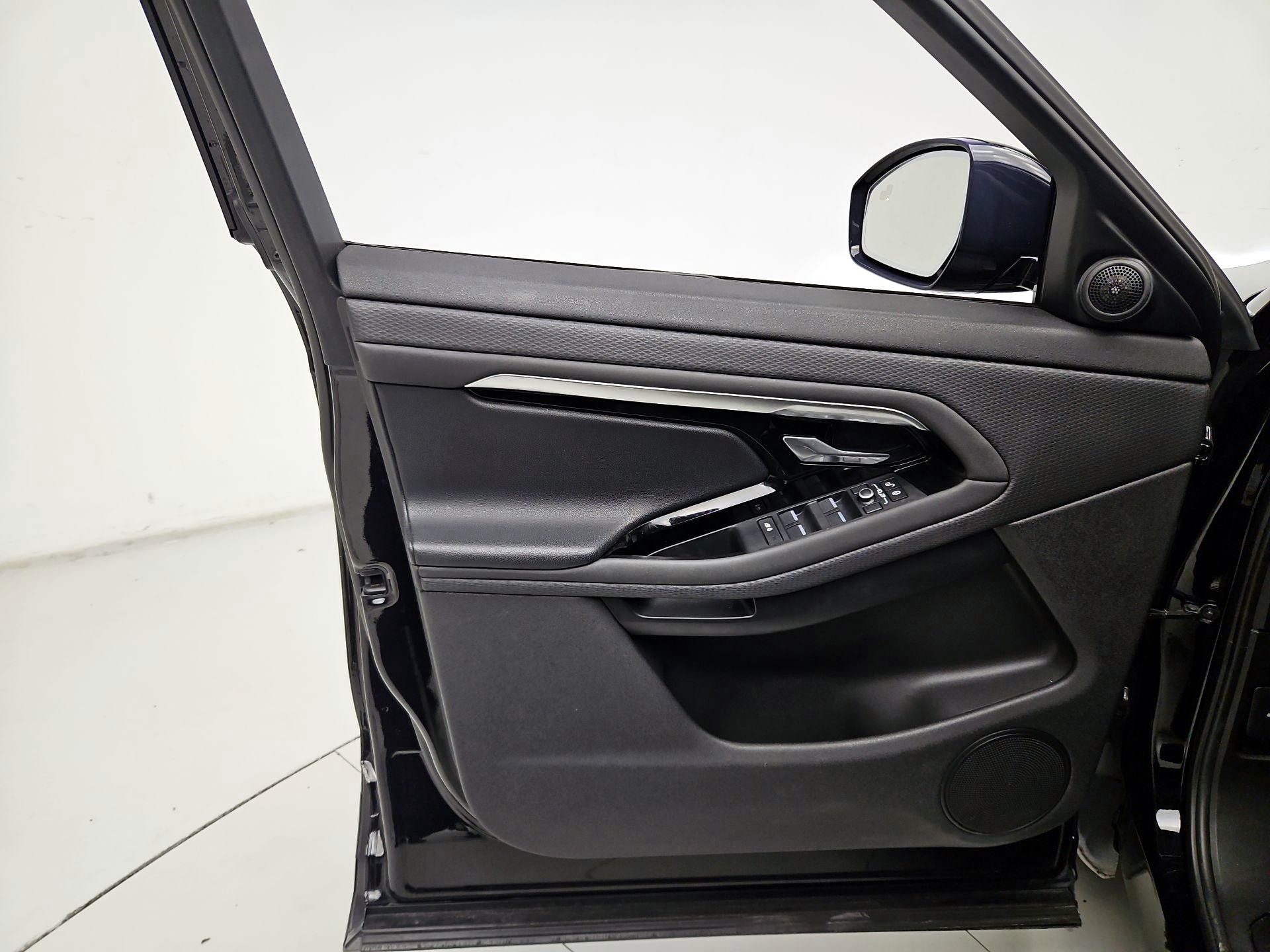 Thumbnail: 2020 Land Rover Range Rover Evoque - 12