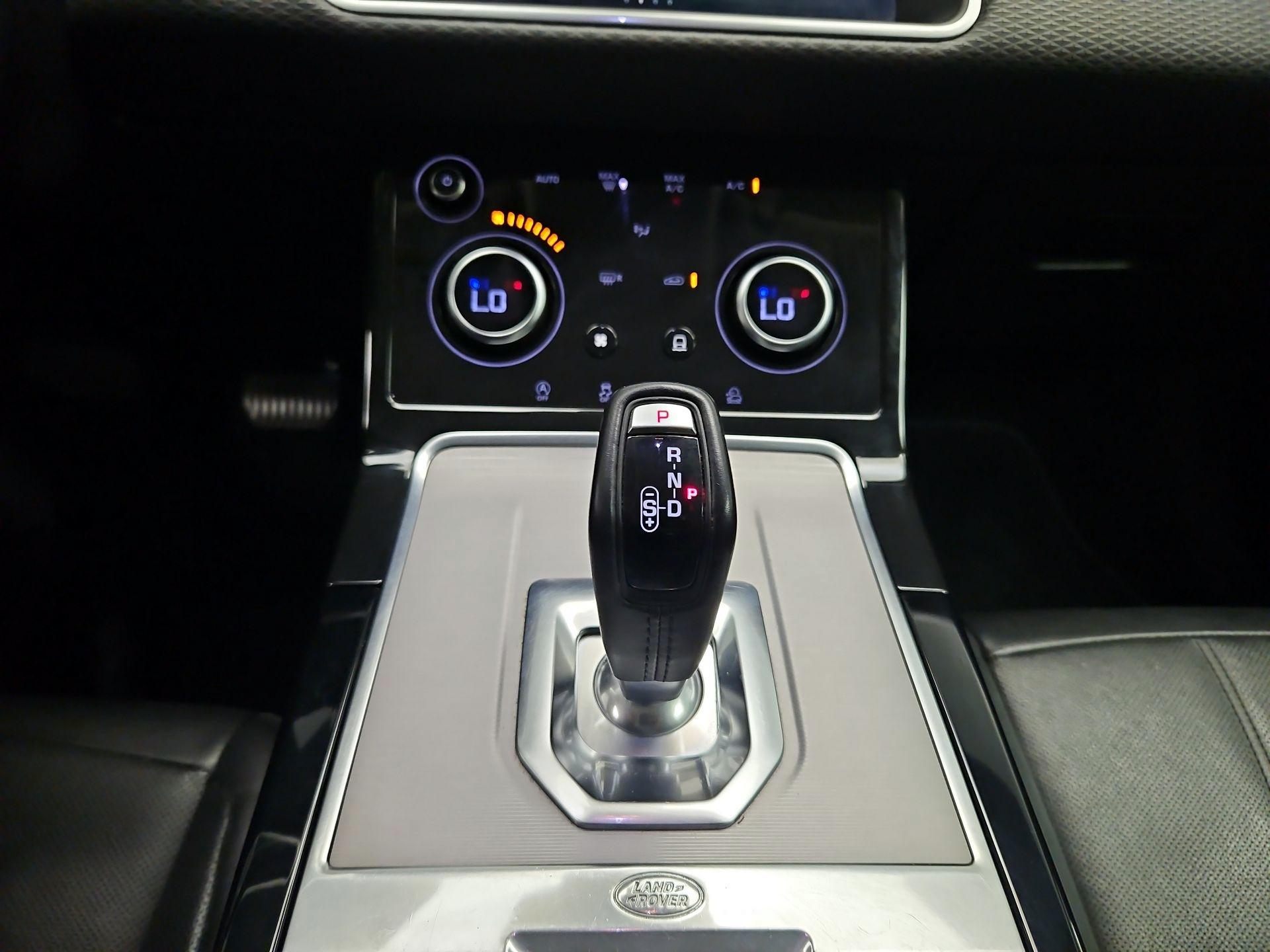 Thumbnail: 2020 Land Rover Range Rover Evoque - 16