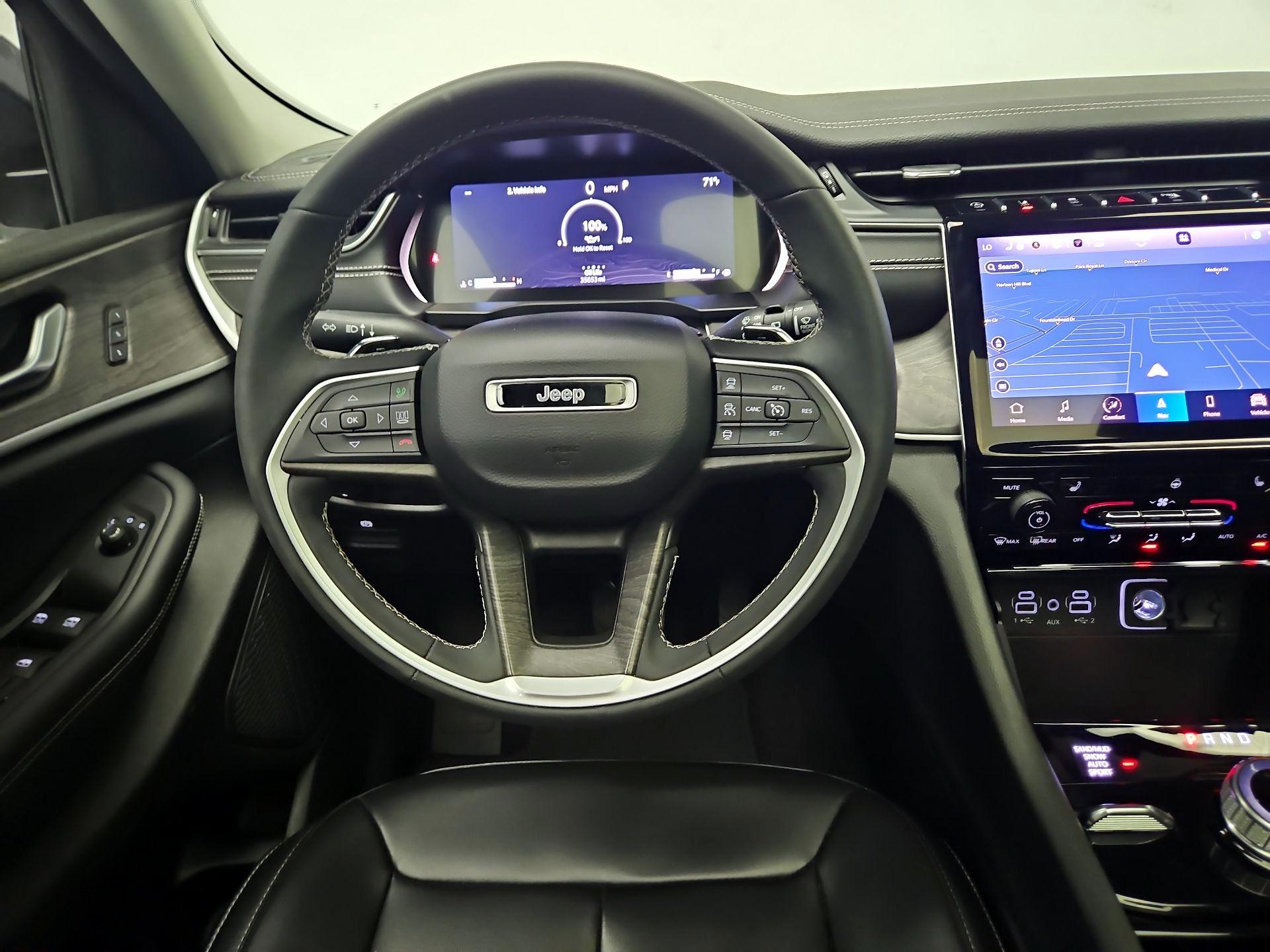 Thumbnail: 2023 Jeep Grand Cherokee - 10