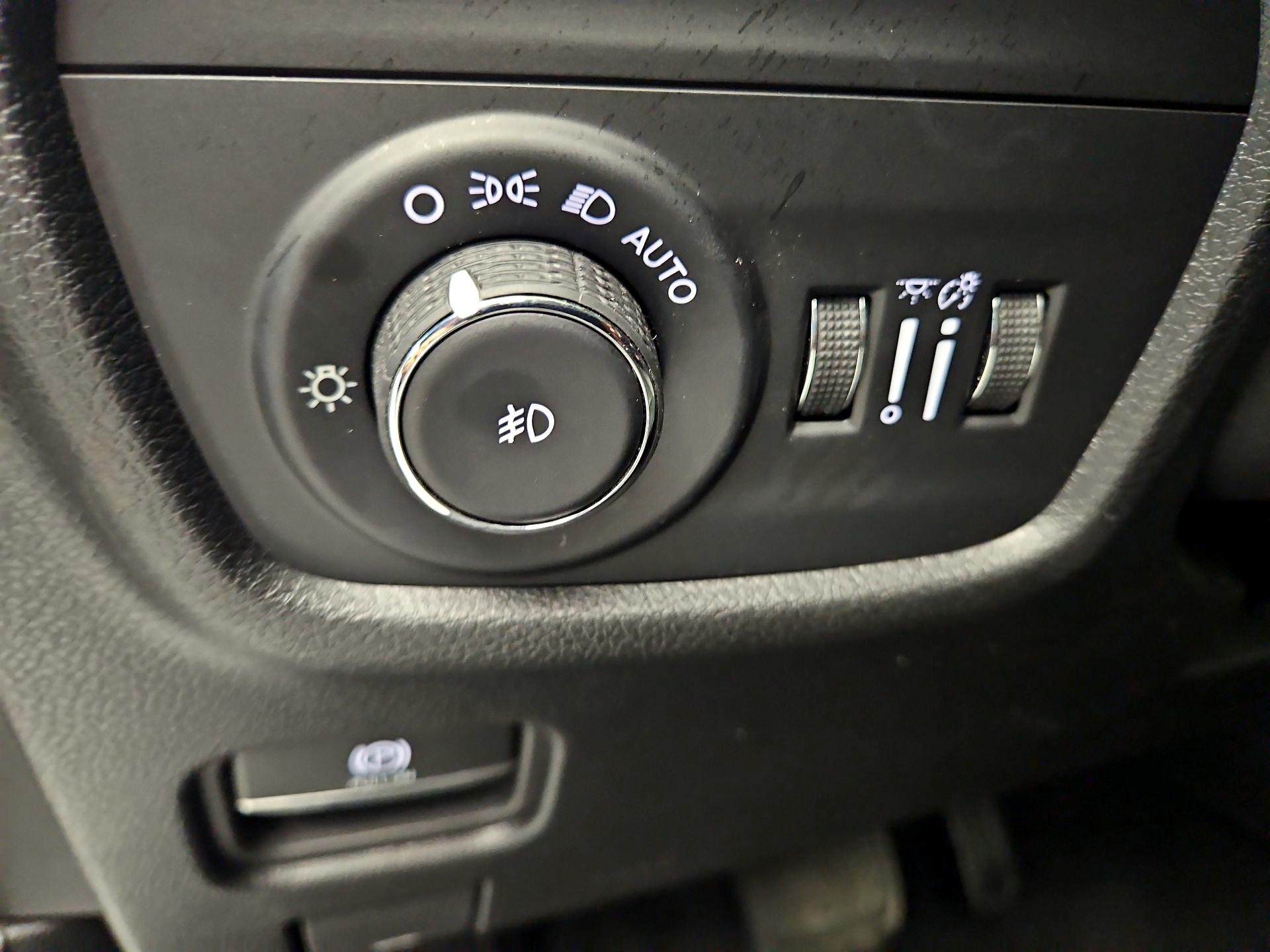 Thumbnail: 2023 Jeep Grand Cherokee - 13