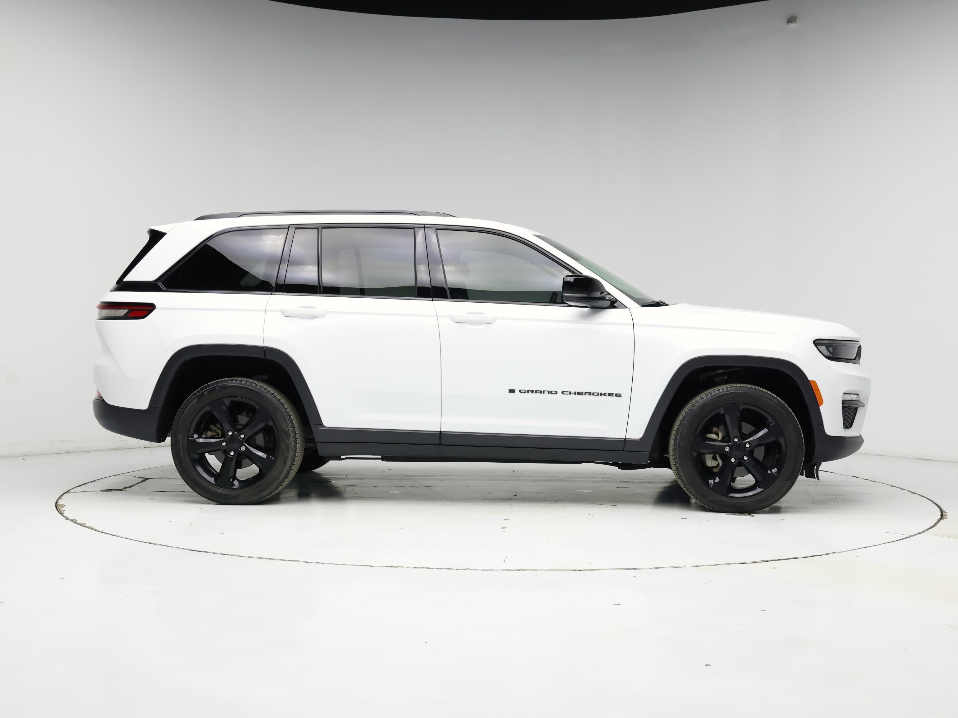 Thumbnail: 2023 Jeep Grand Cherokee - 7