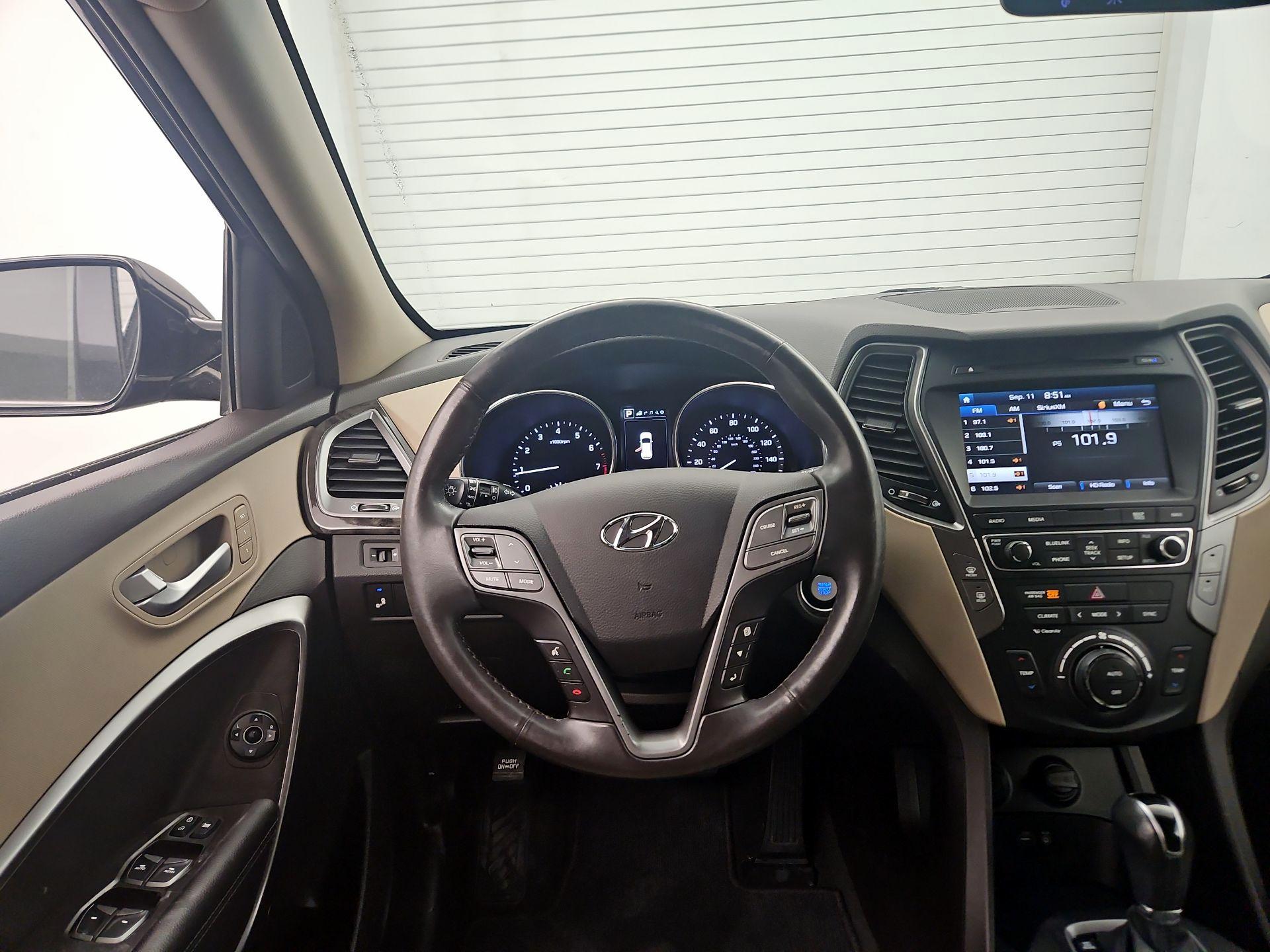 Thumbnail: 2017 Hyundai Santa Fe - 10