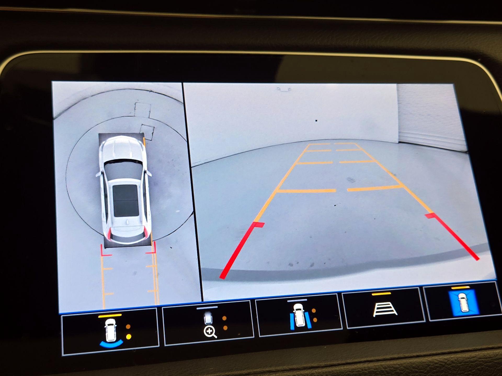 Thumbnail: 2021 Cadillac XT4 - 14