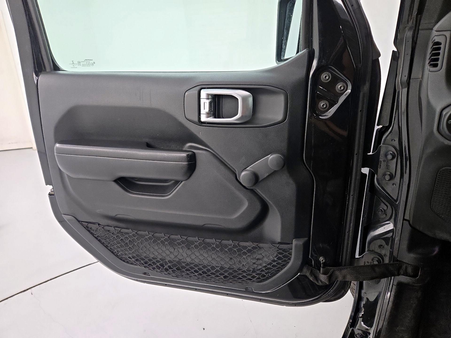 Thumbnail: 2020 Jeep Gladiator - 12