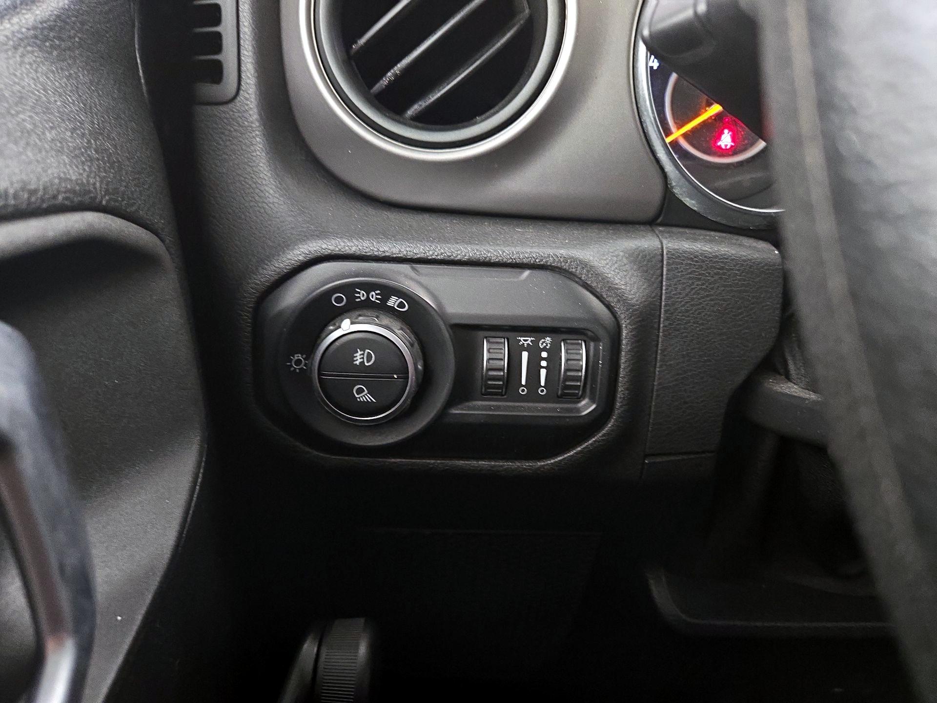 Thumbnail: 2020 Jeep Gladiator - 13