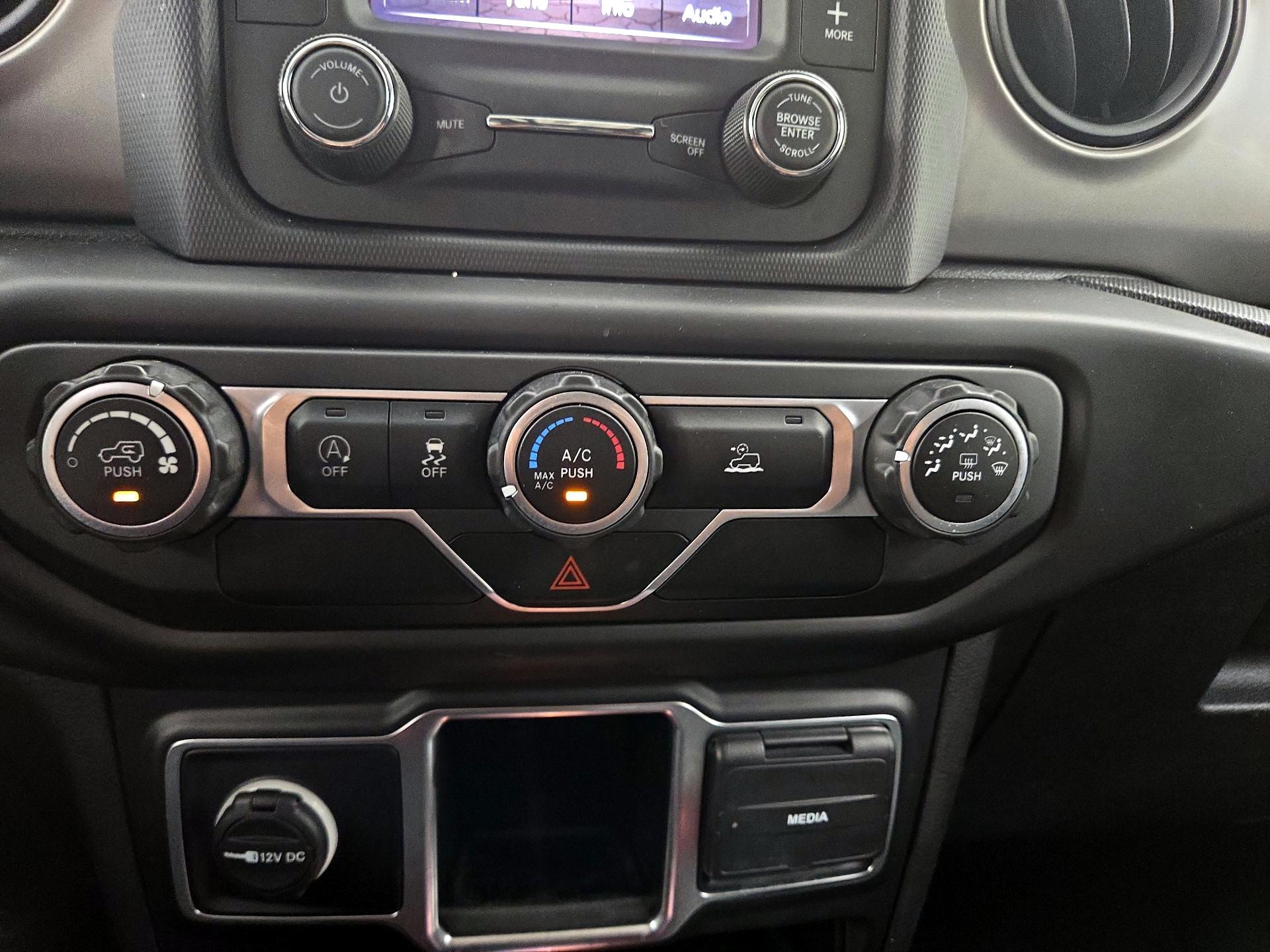 Thumbnail: 2020 Jeep Gladiator - 16