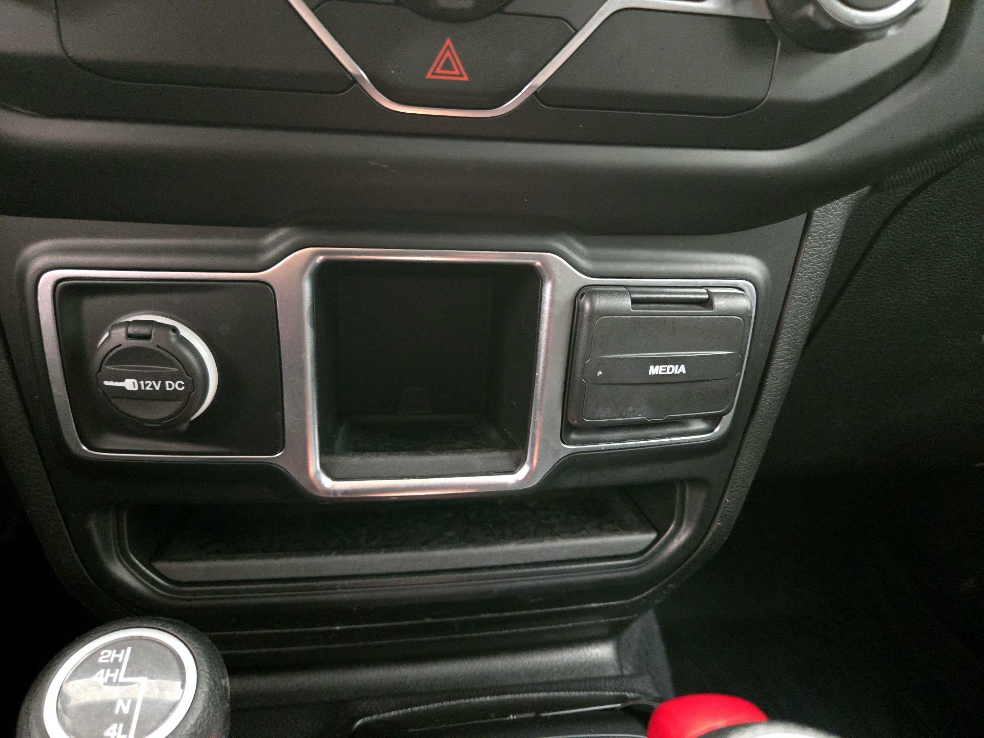 Thumbnail: 2020 Jeep Gladiator - 18