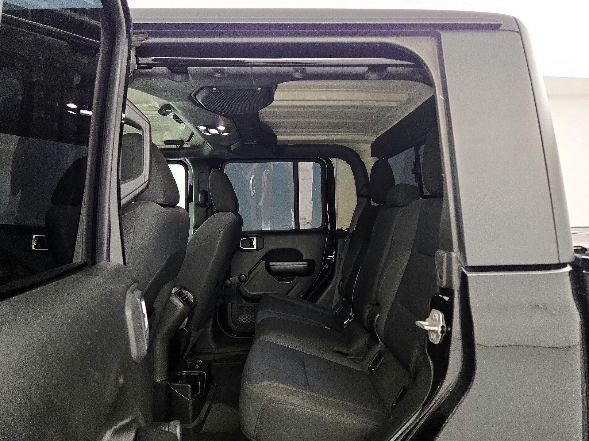 Thumbnail: 2020 Jeep Gladiator - 19