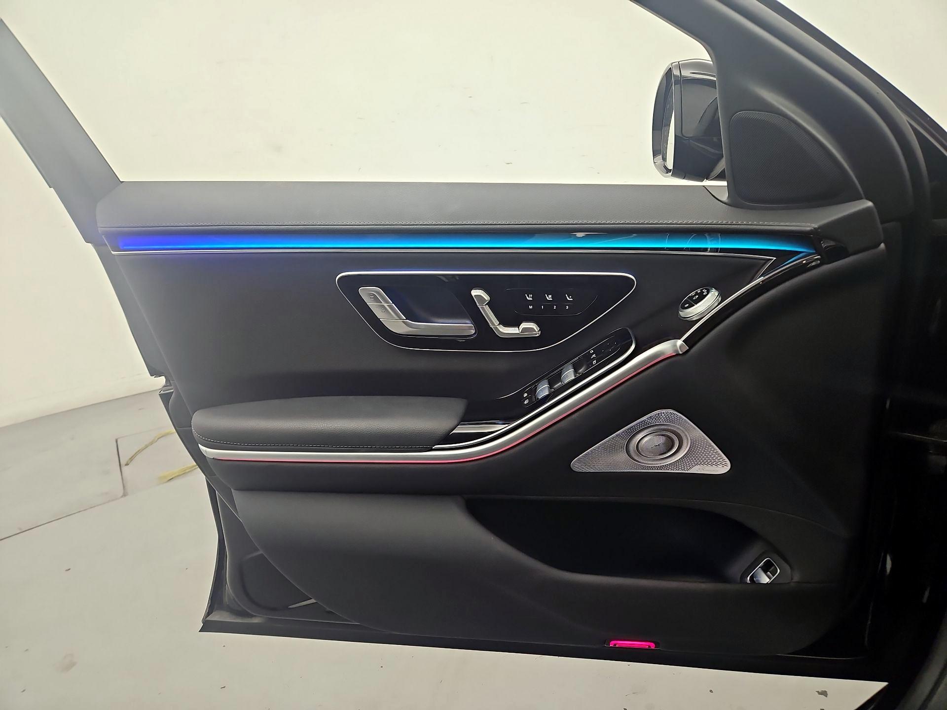 Thumbnail: 2023 Mercedes-Benz S-Class - 12