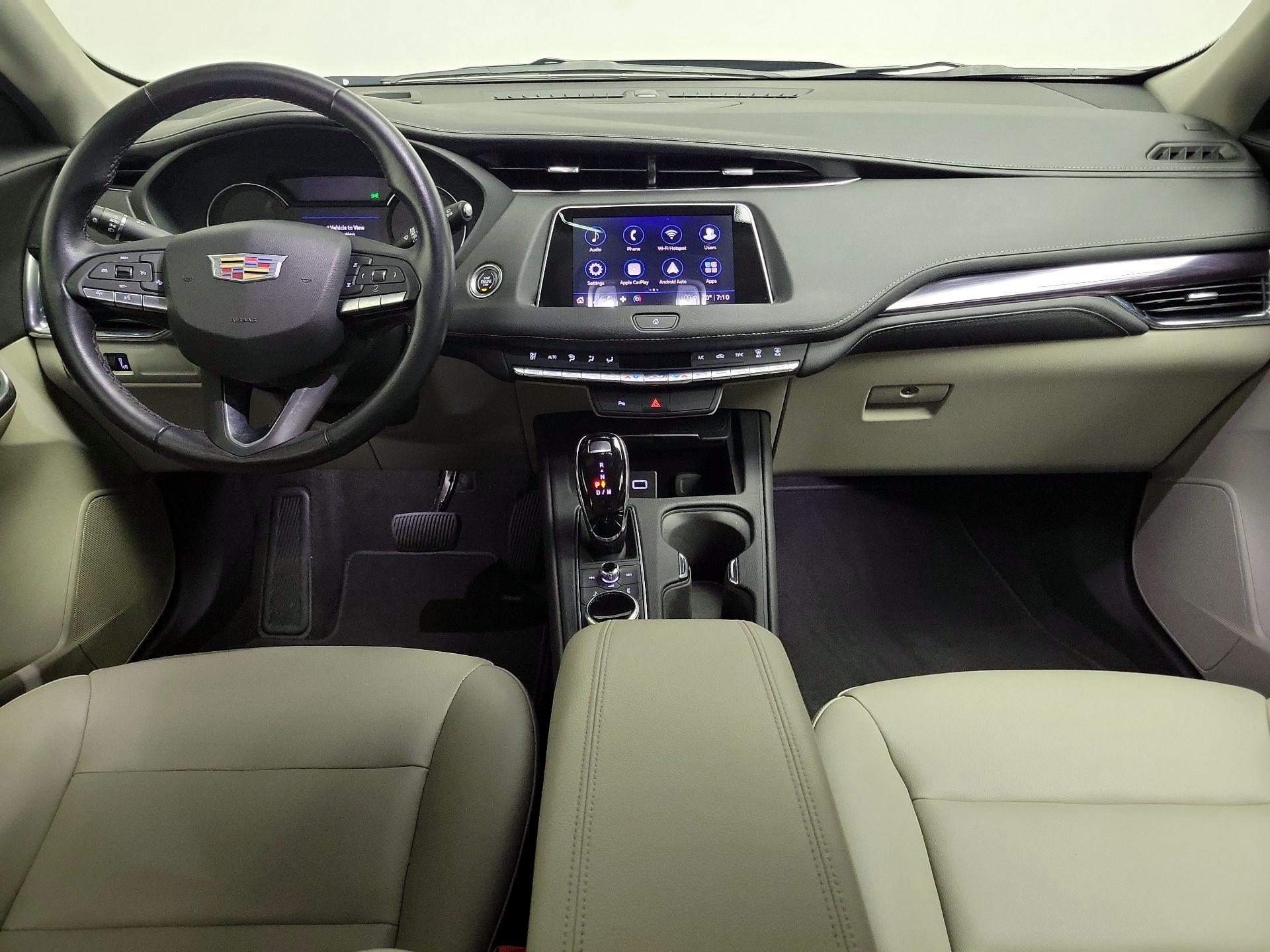 Thumbnail: 2022 Cadillac XT4 - 9