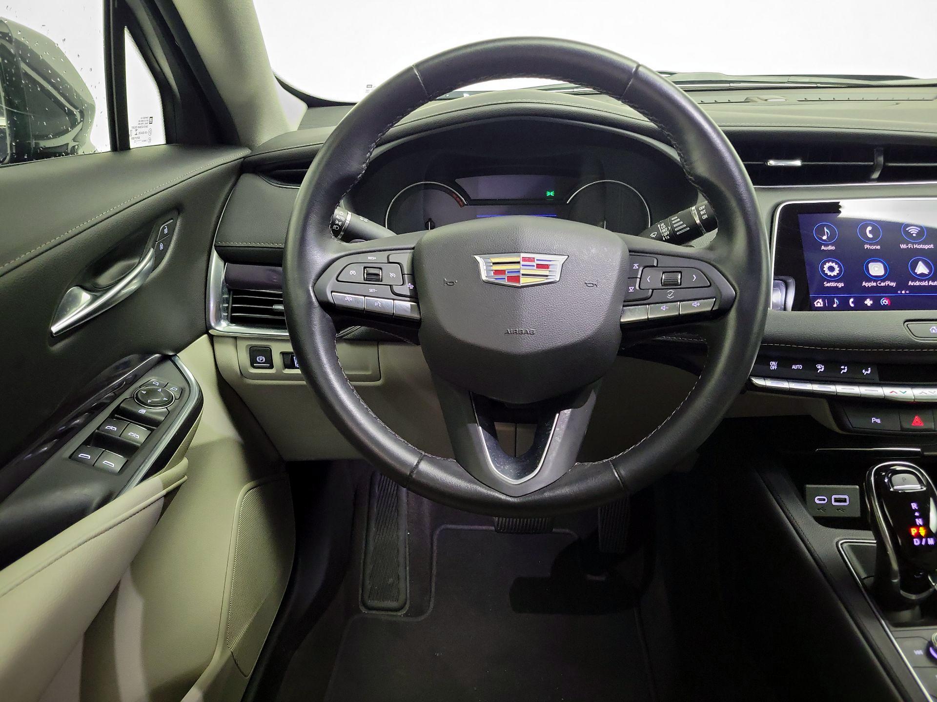 Thumbnail: 2022 Cadillac XT4 - 10