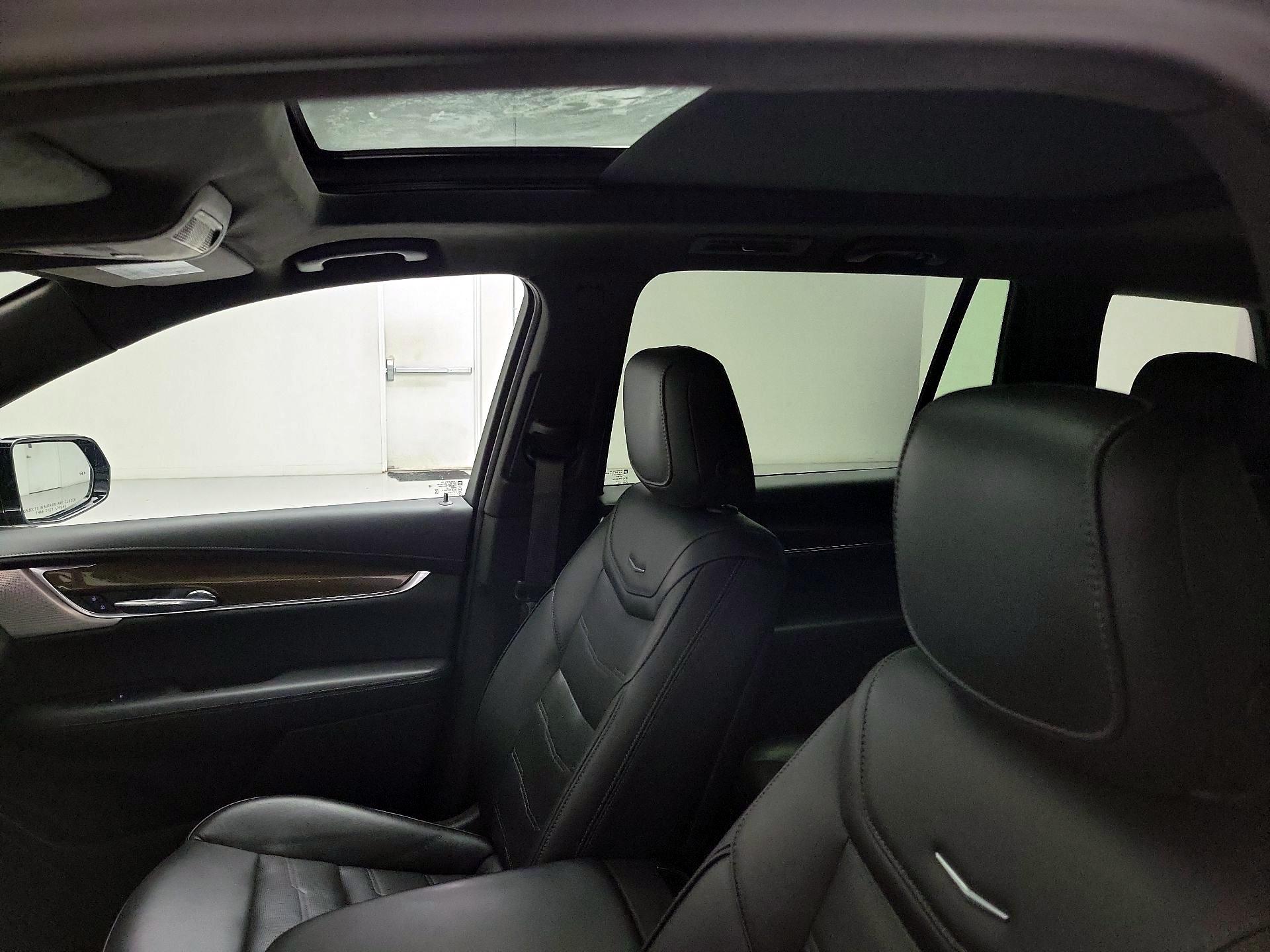 Thumbnail: 2022 Cadillac XT6 - 20