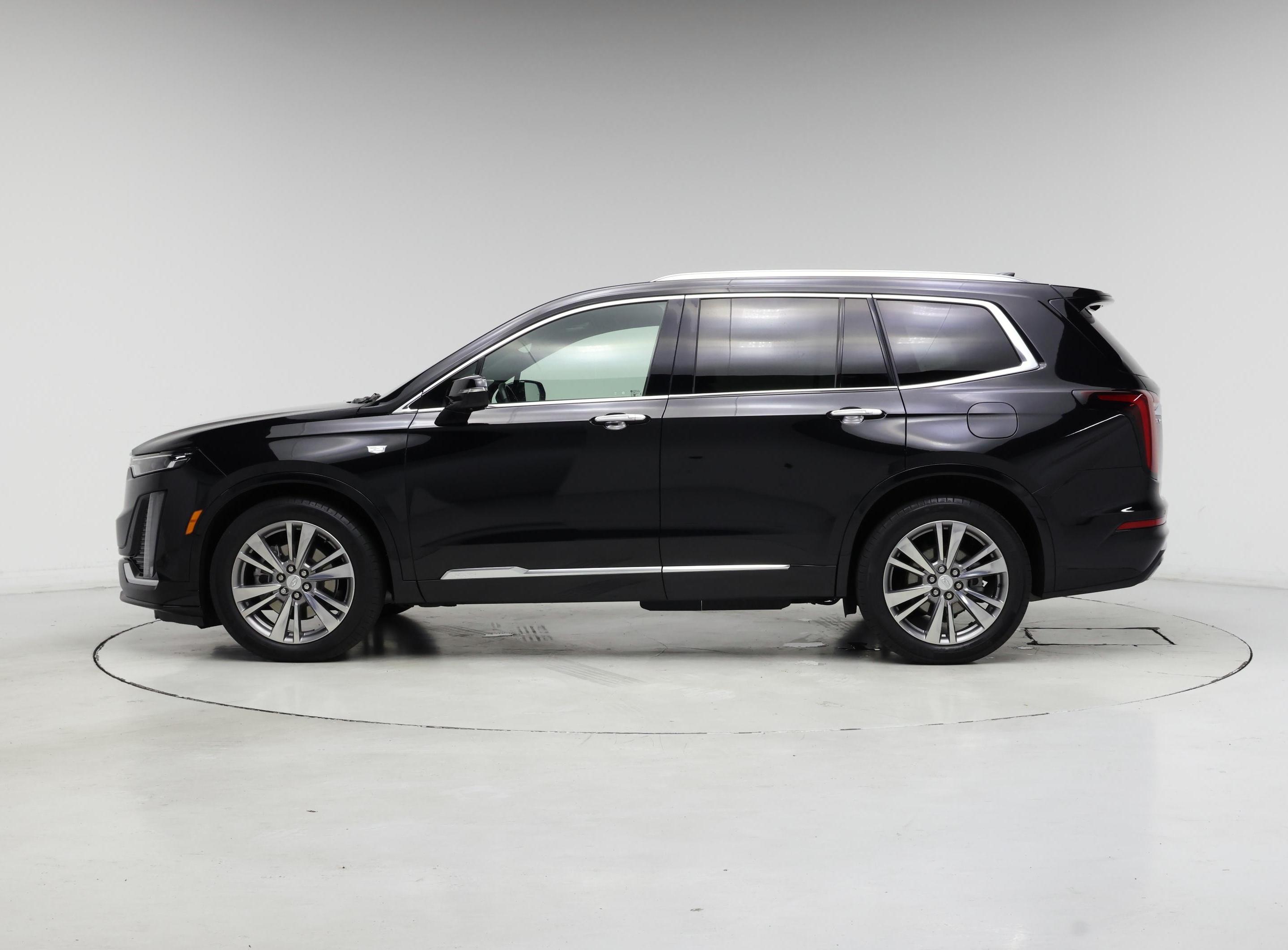 Thumbnail: 2022 Cadillac XT6 - 3