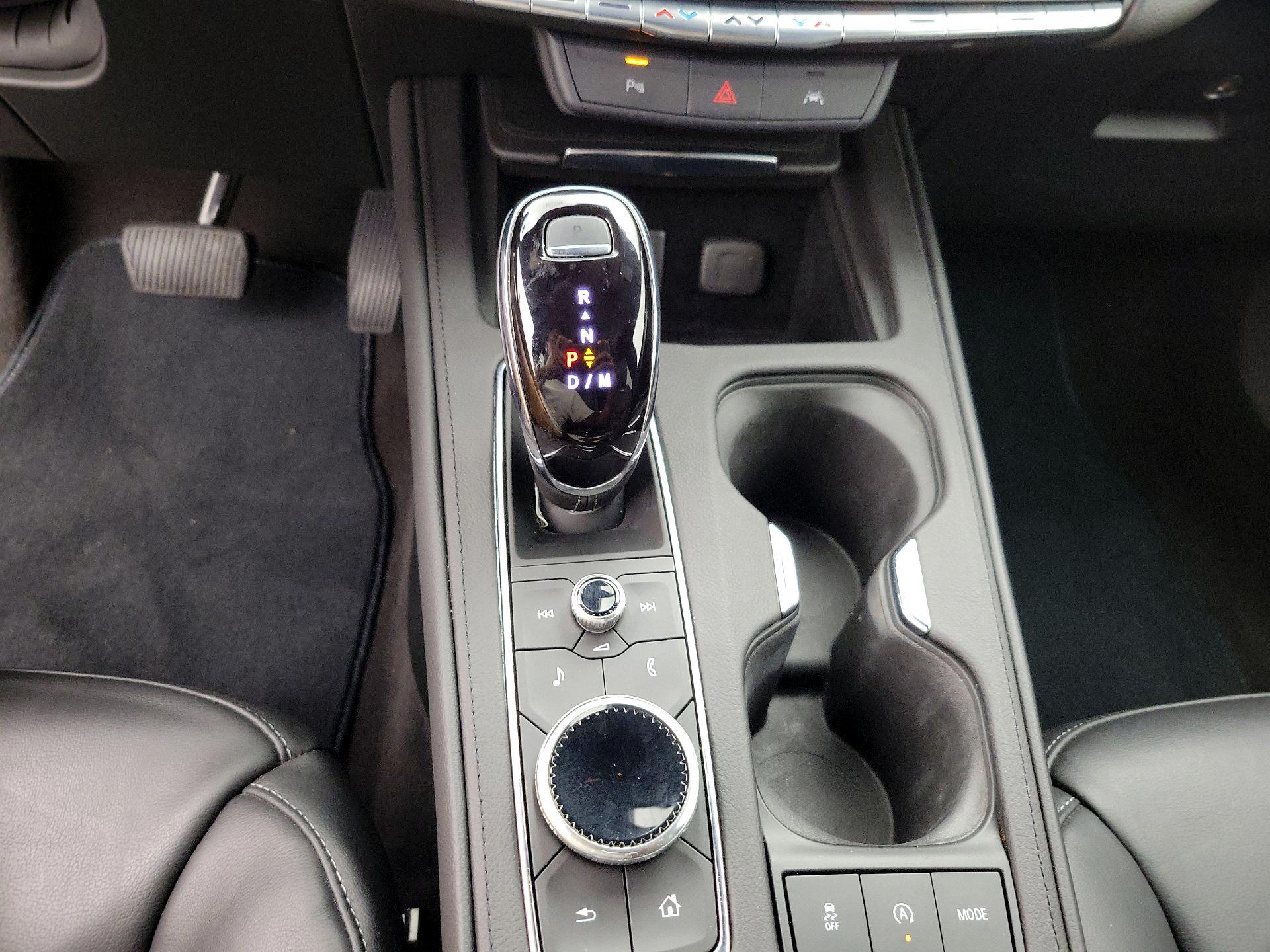 Thumbnail: 2023 Cadillac XT4 - 17