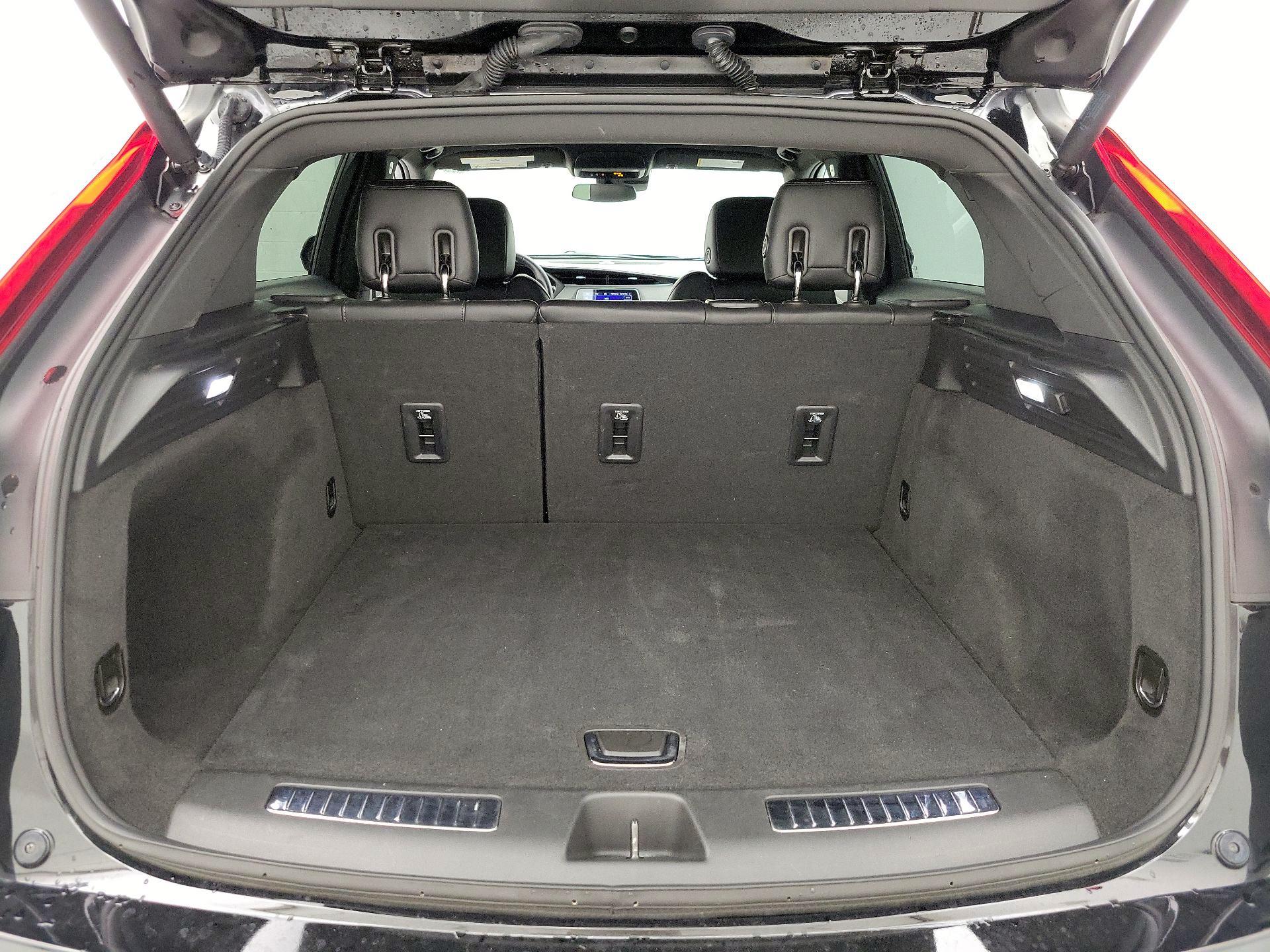Thumbnail: 2023 Cadillac XT4 - 20
