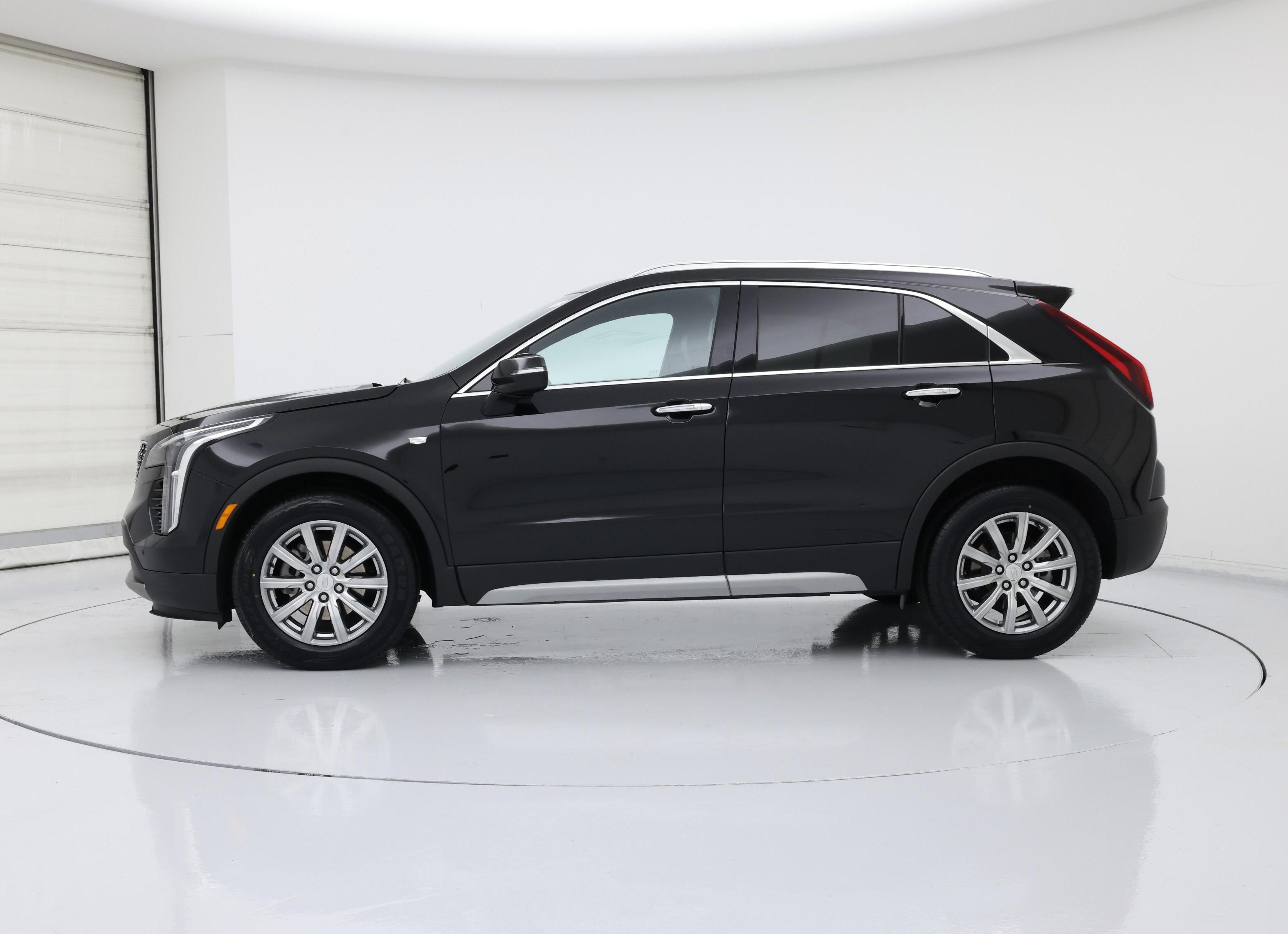 Thumbnail: 2023 Cadillac XT4 - 3